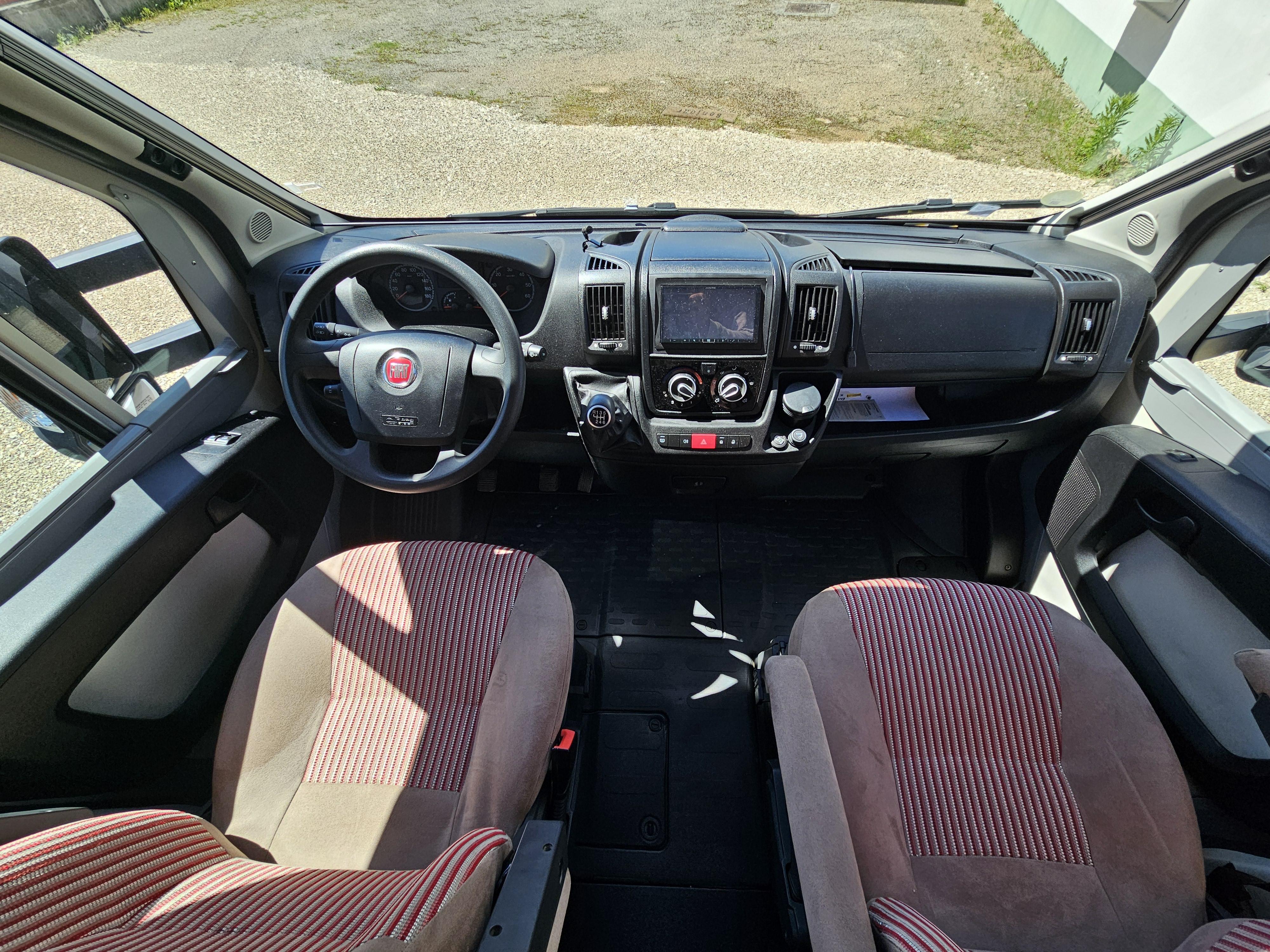  - 2 - ADRIA MATRIX 680 SL 