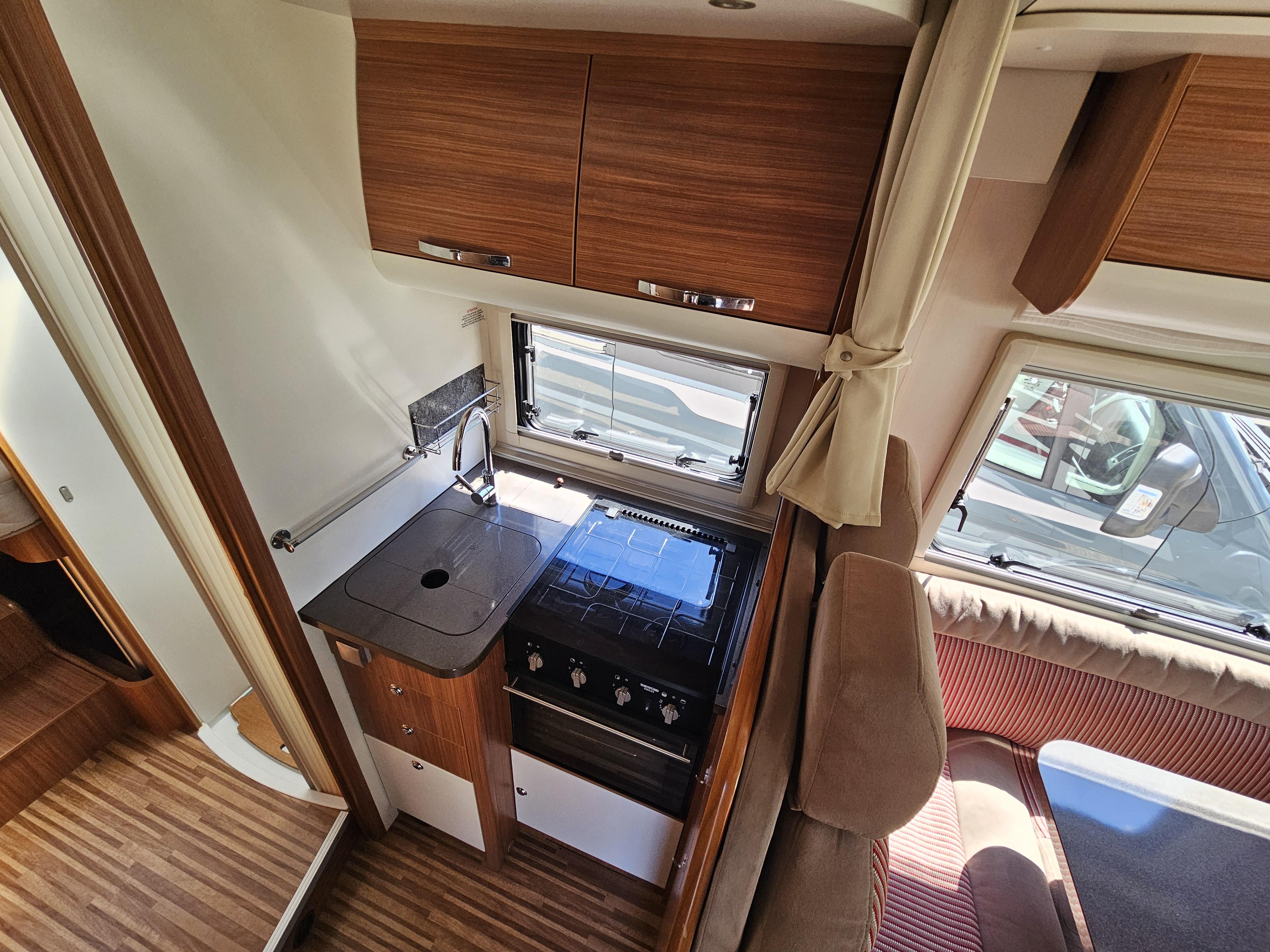  - 4 - ADRIA MATRIX 680 SL 