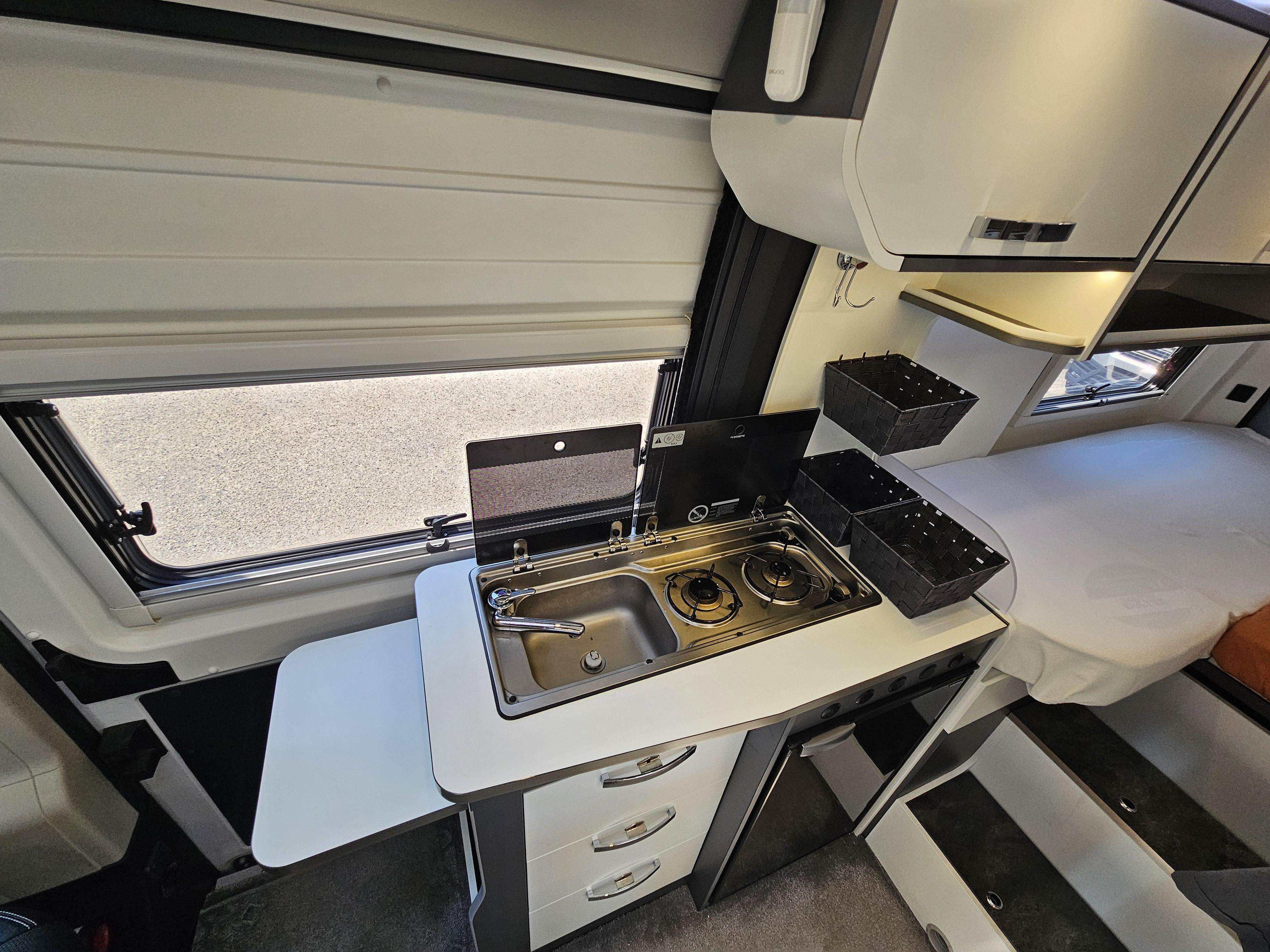  - 18 - BAVARIA K600J PREMIUM 