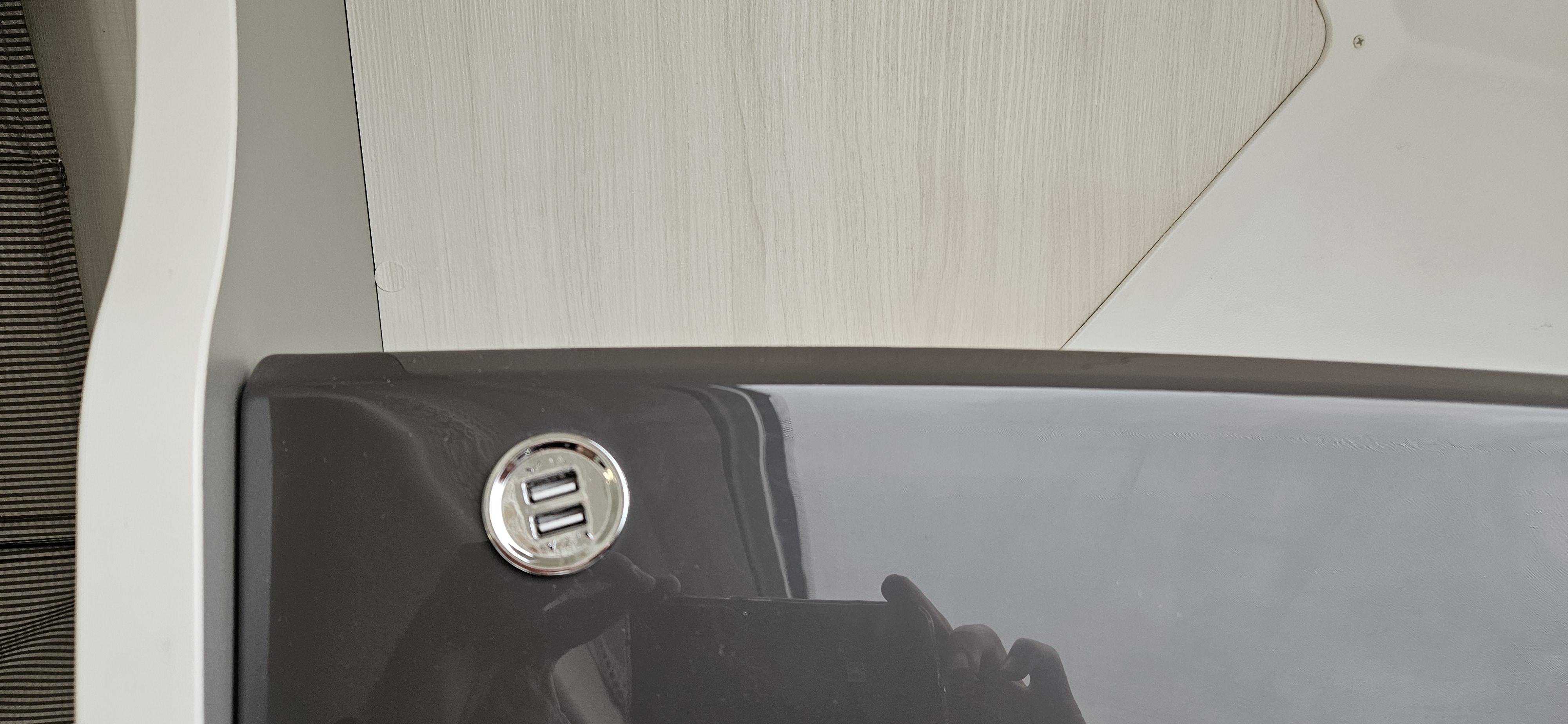  - 28 - CHAUSSON WELCOME 610 