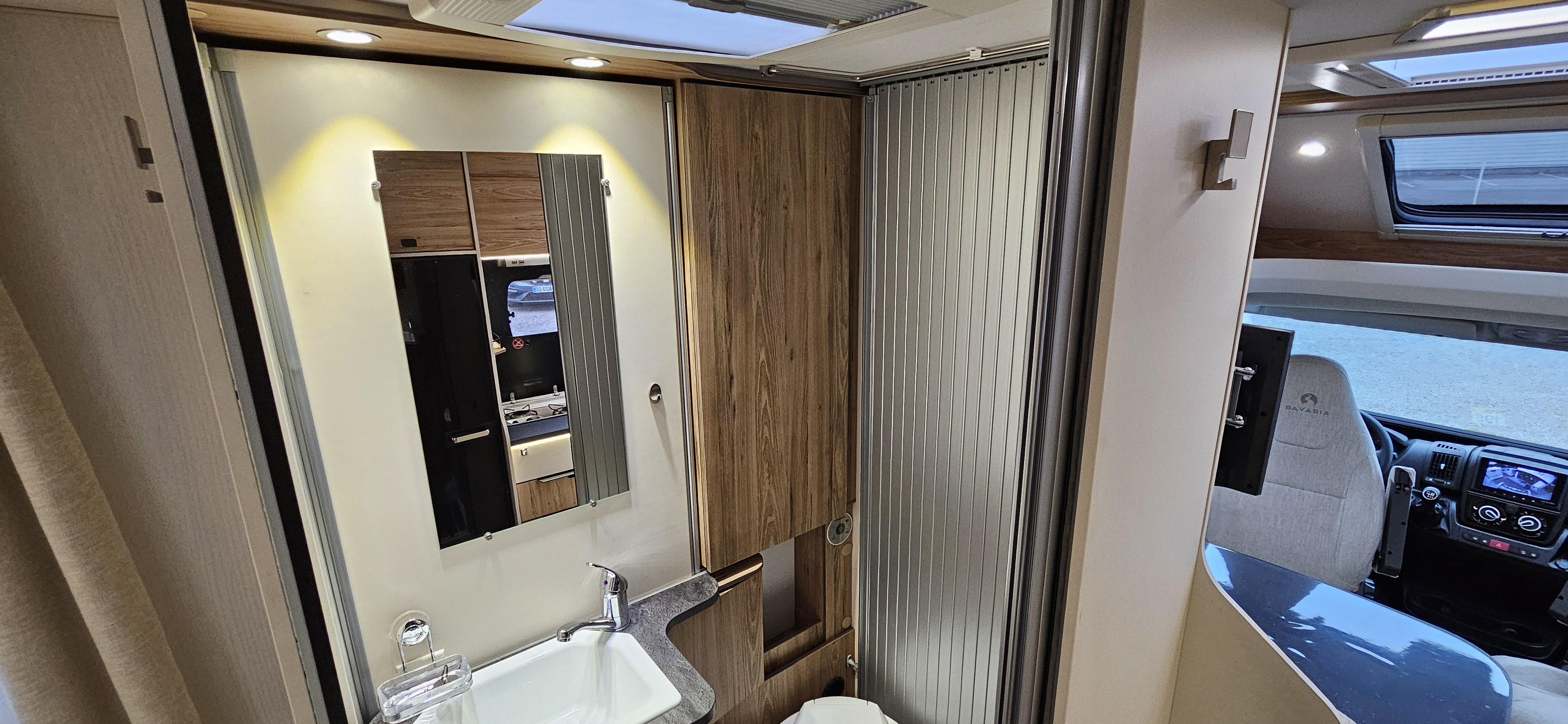  - 25 - BAVARIA T650C STYLE 