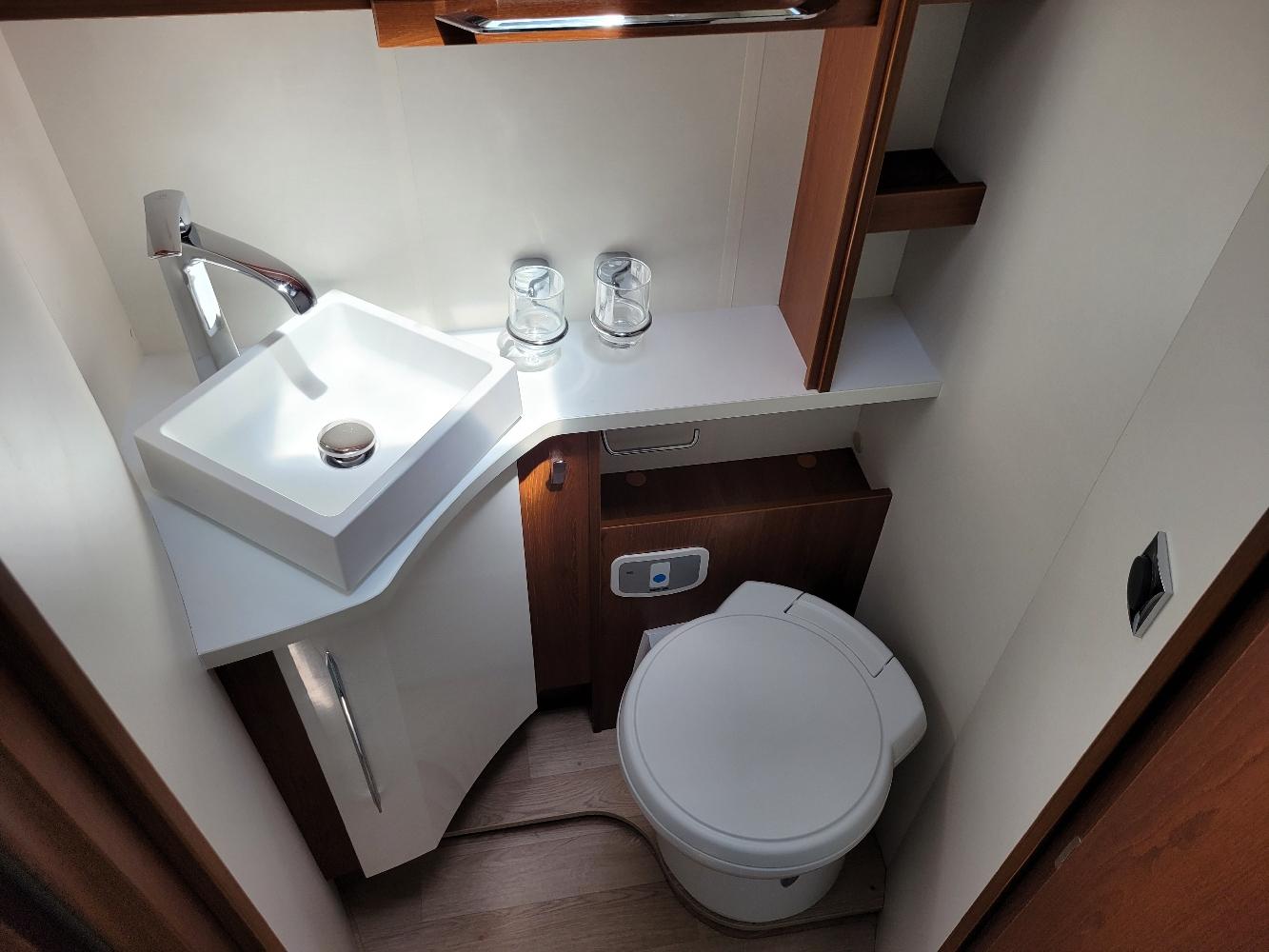  - 9 - RAPIDO DISTINCTION I96 