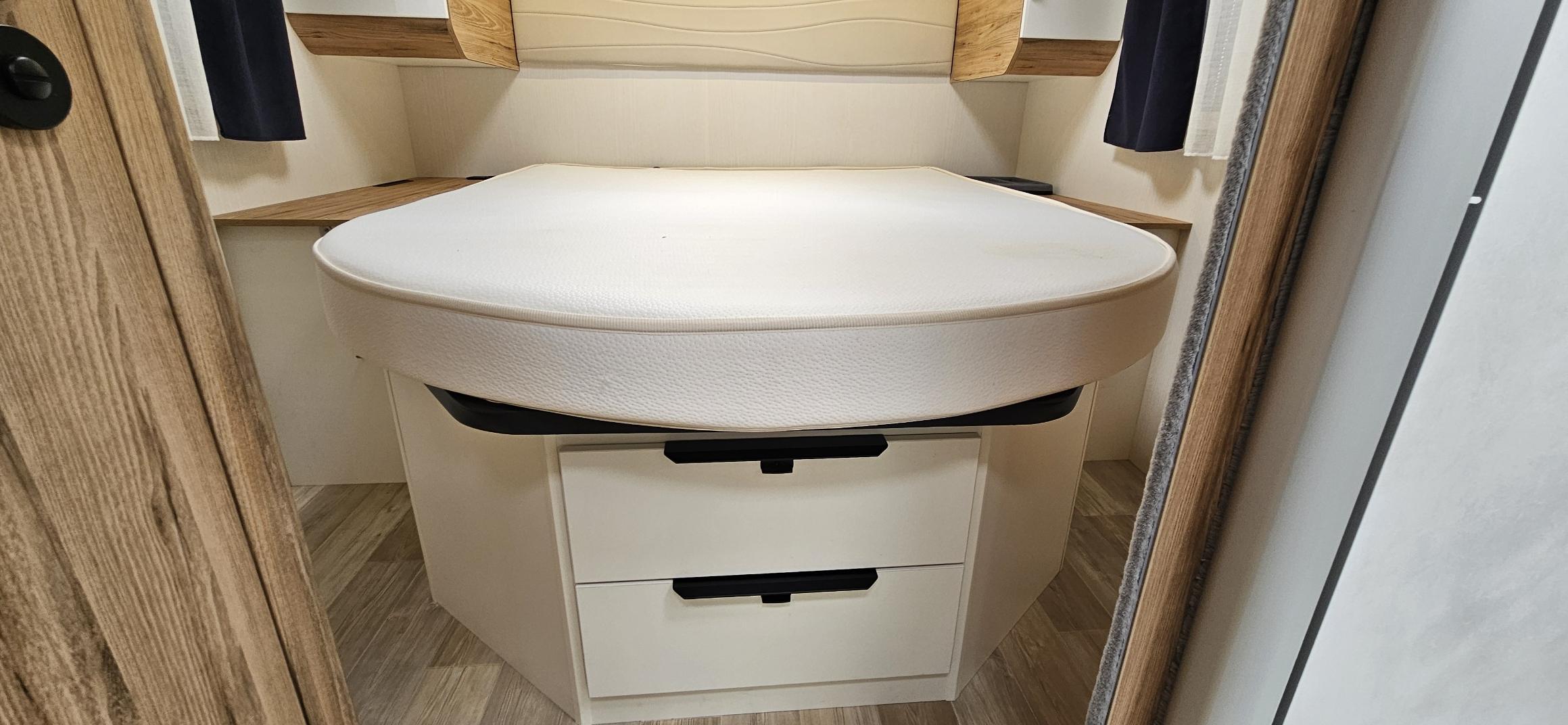  - 21 - BAVARIA T 726 FC NOMADE 