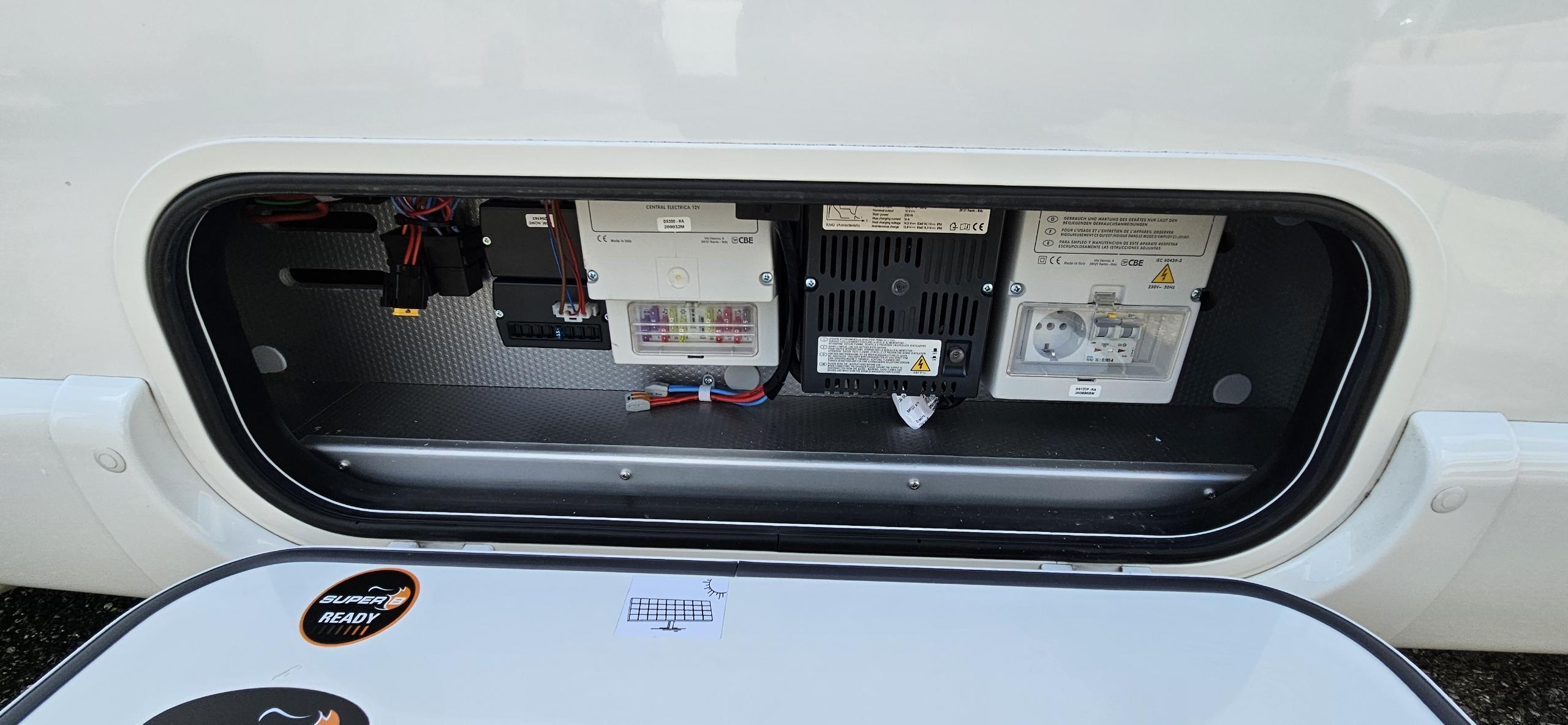  - 9 - RAPIDO 8066 DF PREMIUM EDITION 