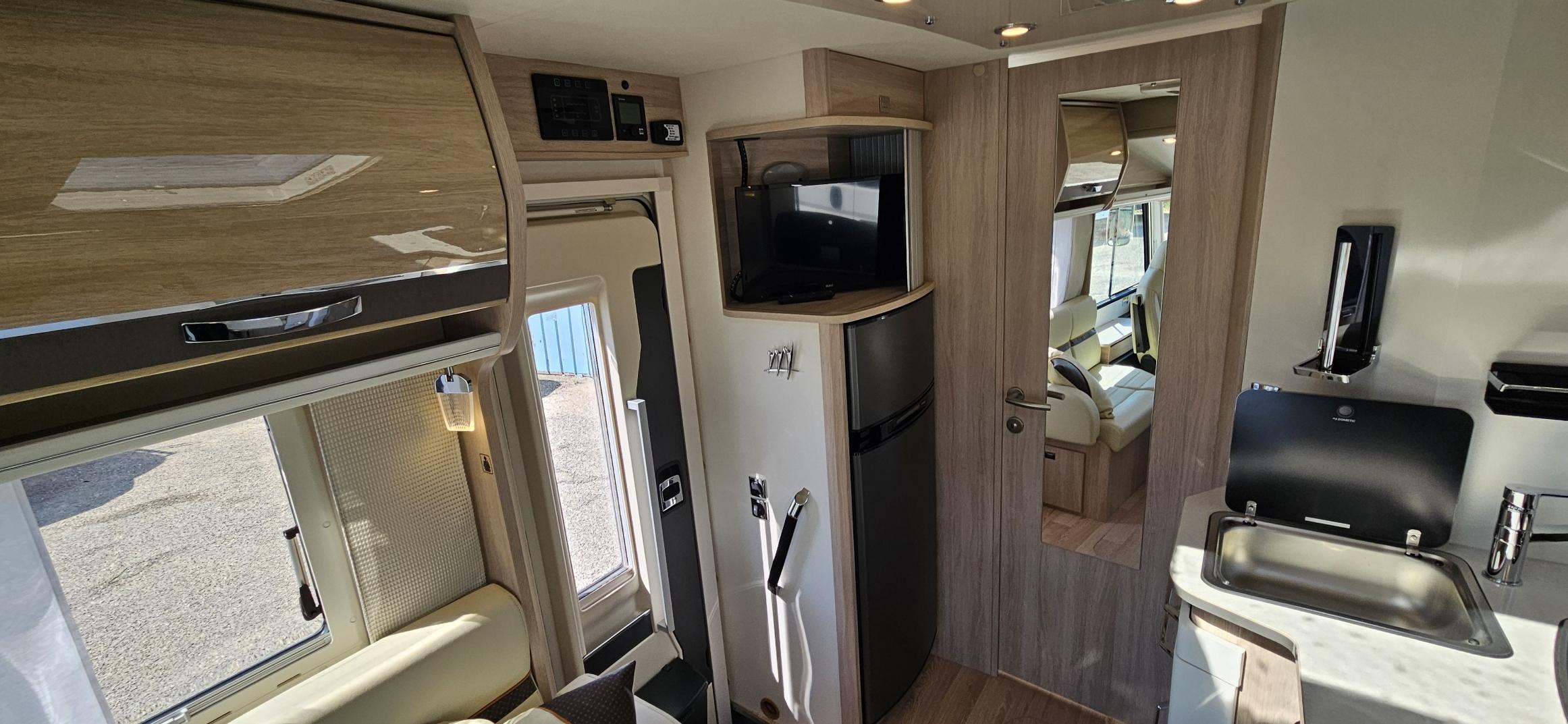  - 14 - RAPIDO 8066 DF PREMIUM EDITION 