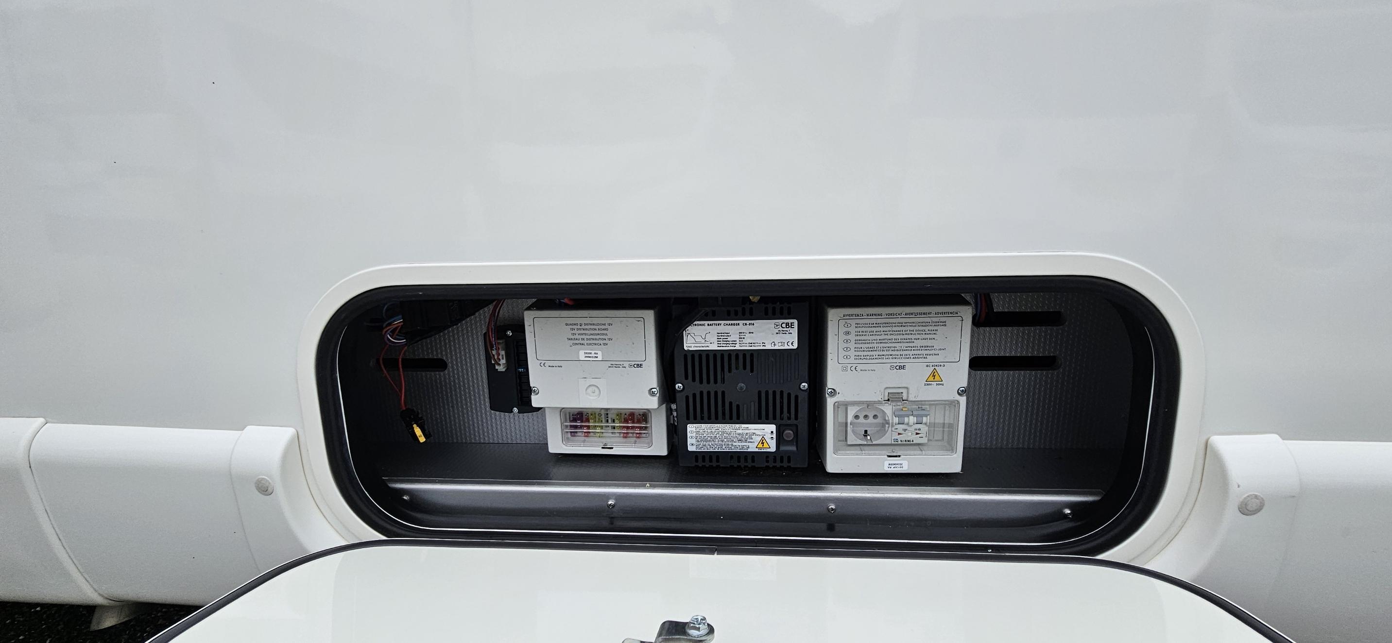  - 10 - RAPIDO 8096 DF PREMIUM EDITION 