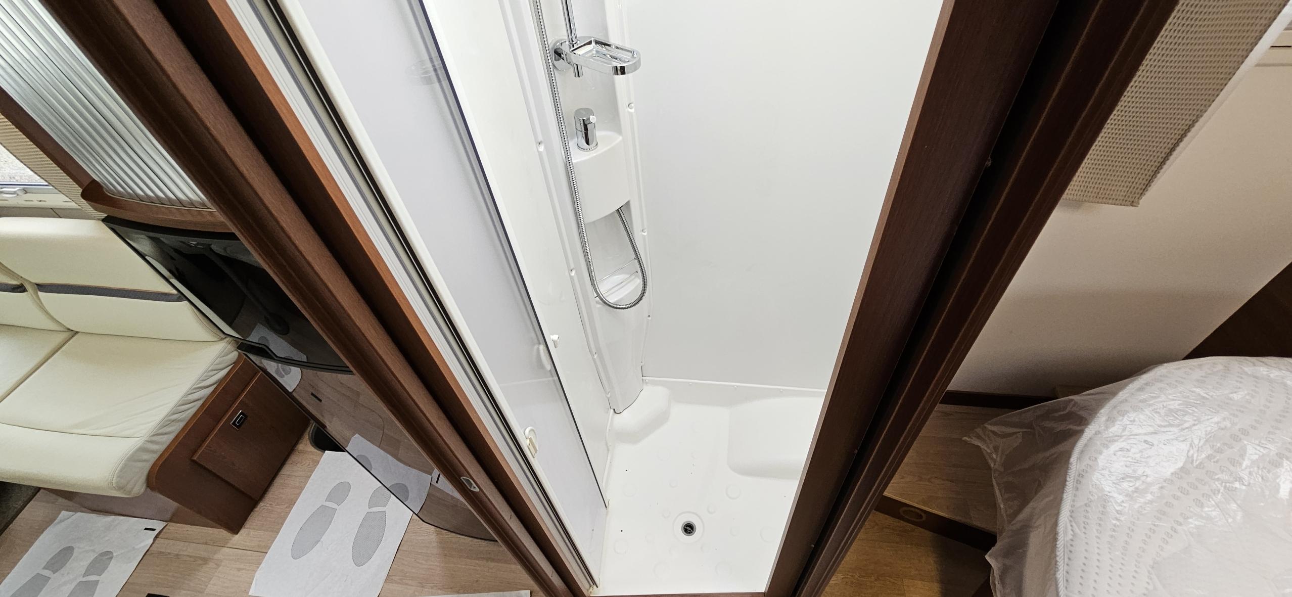  - 23 - RAPIDO 8096 DF PREMIUM EDITION 