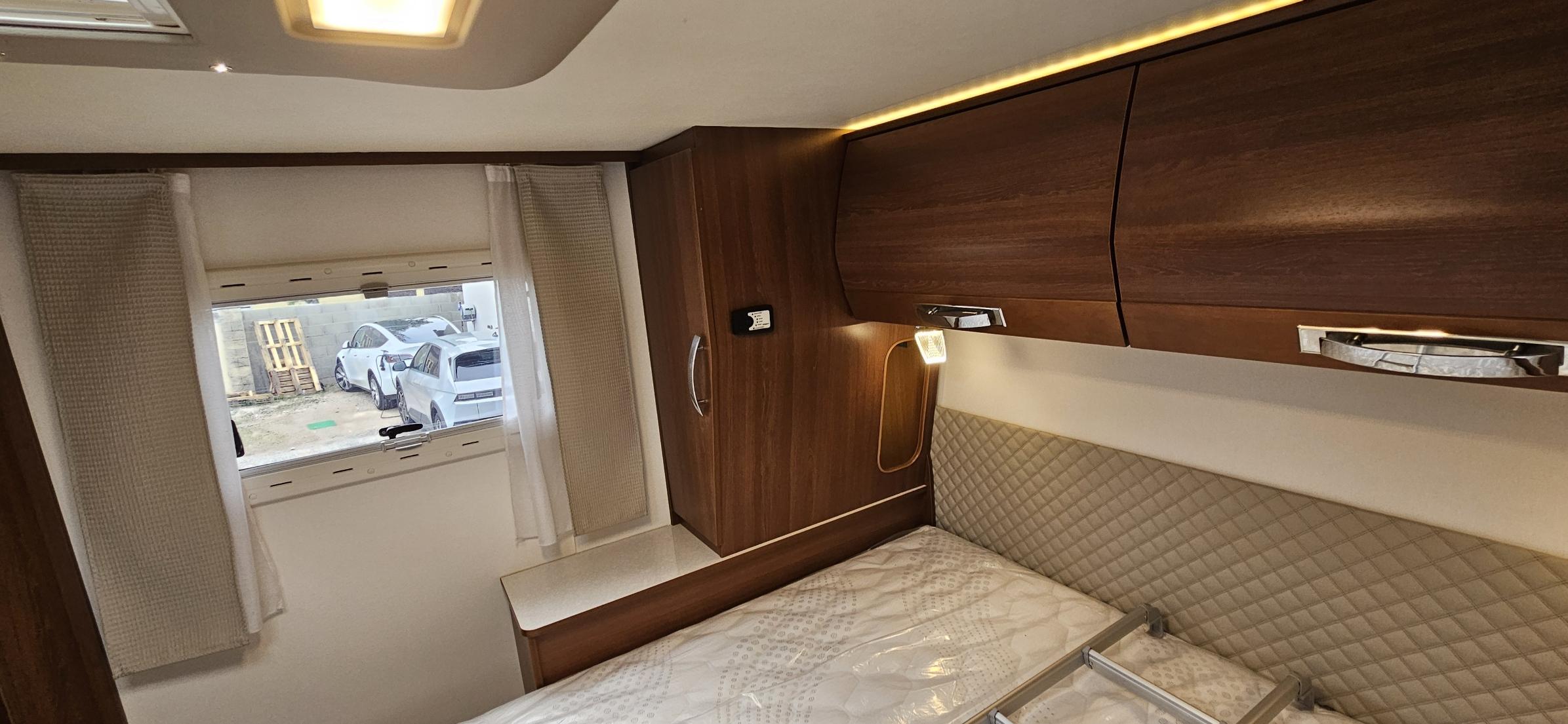  - 27 - RAPIDO 8096 DF PREMIUM EDITION 