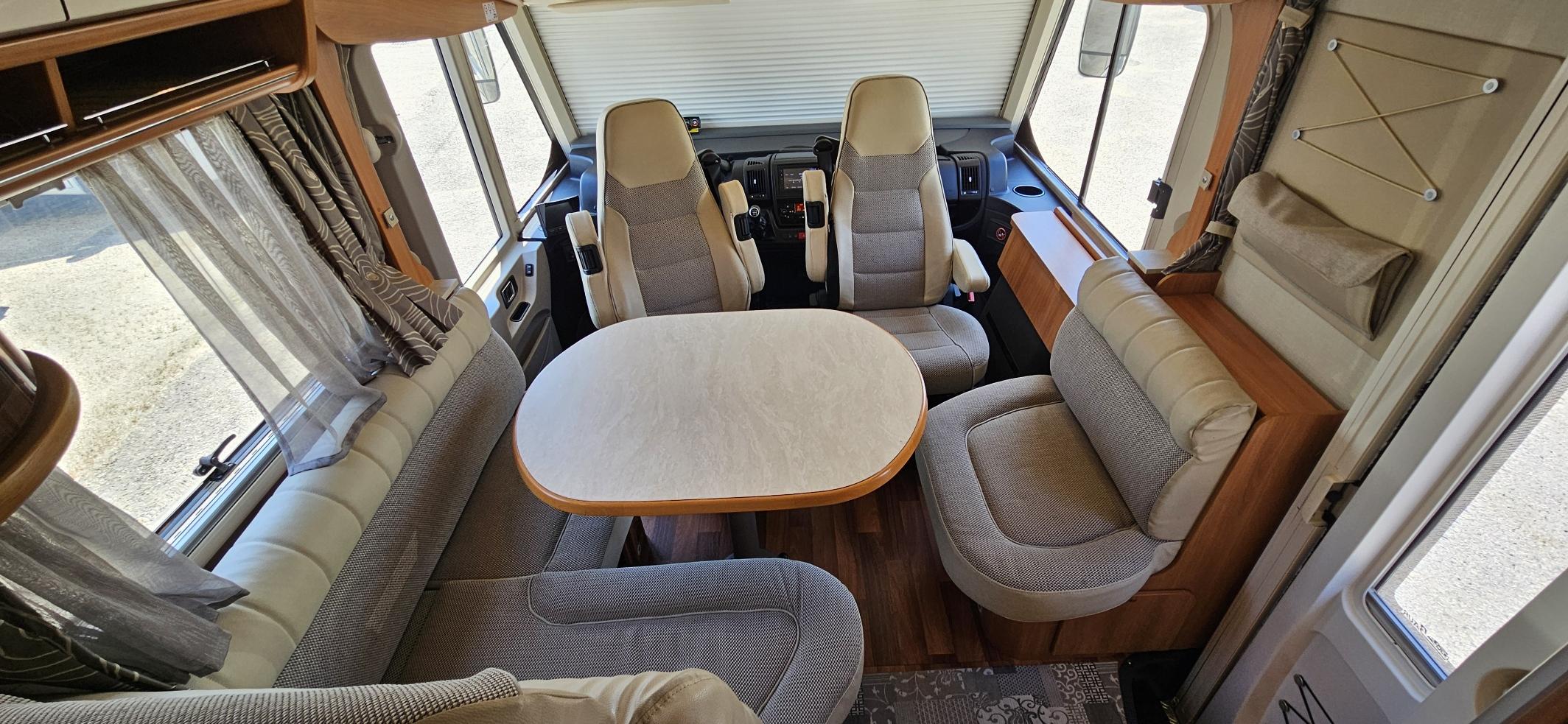  - 12 - HYMER B698 