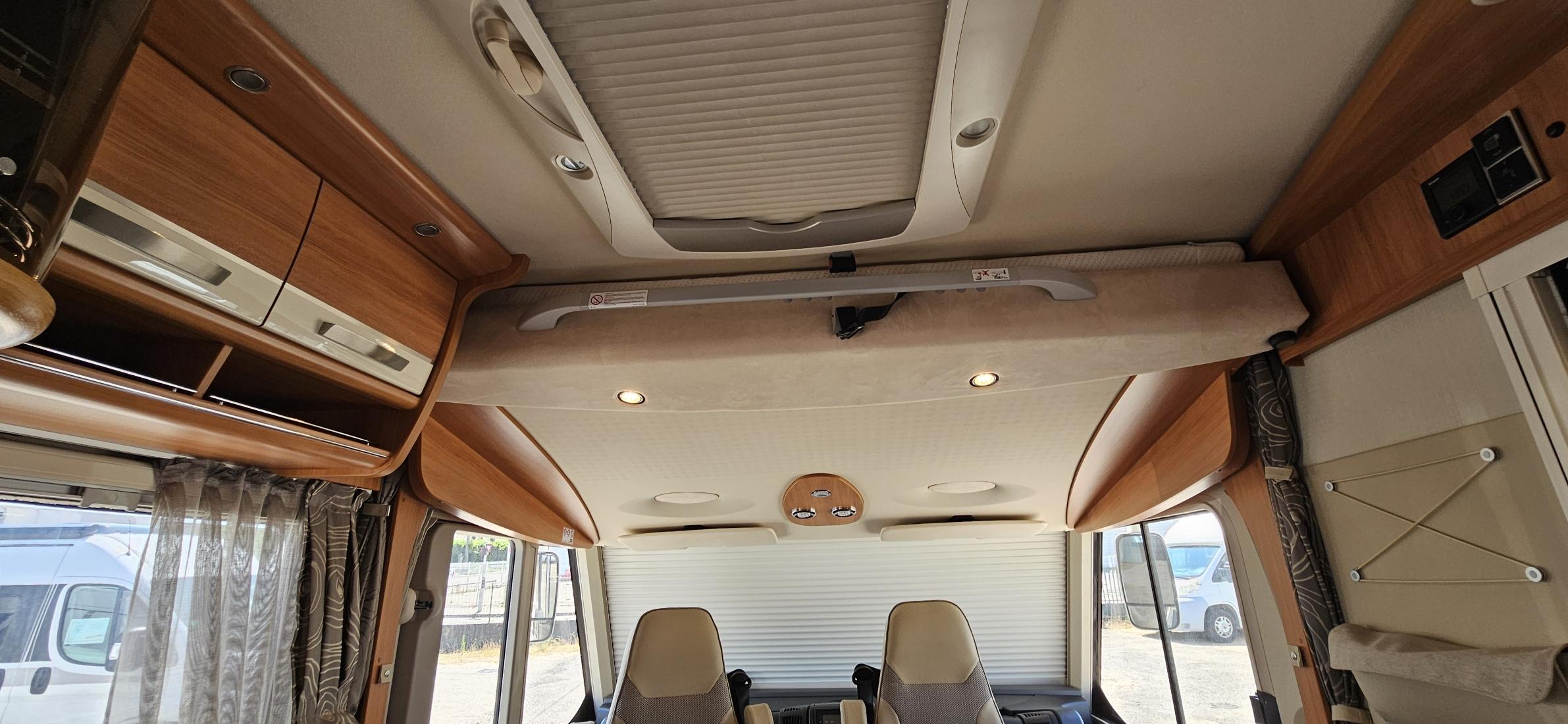  - 13 - HYMER B698 