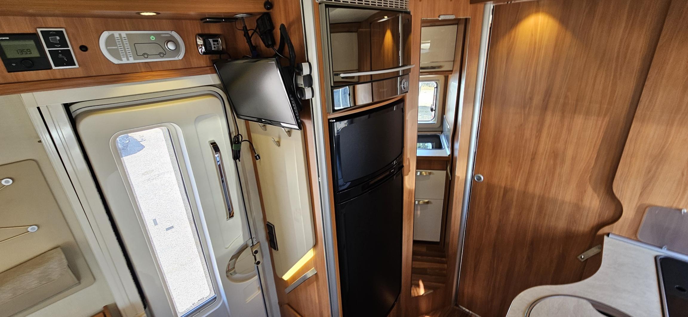  - 15 - HYMER B698 
