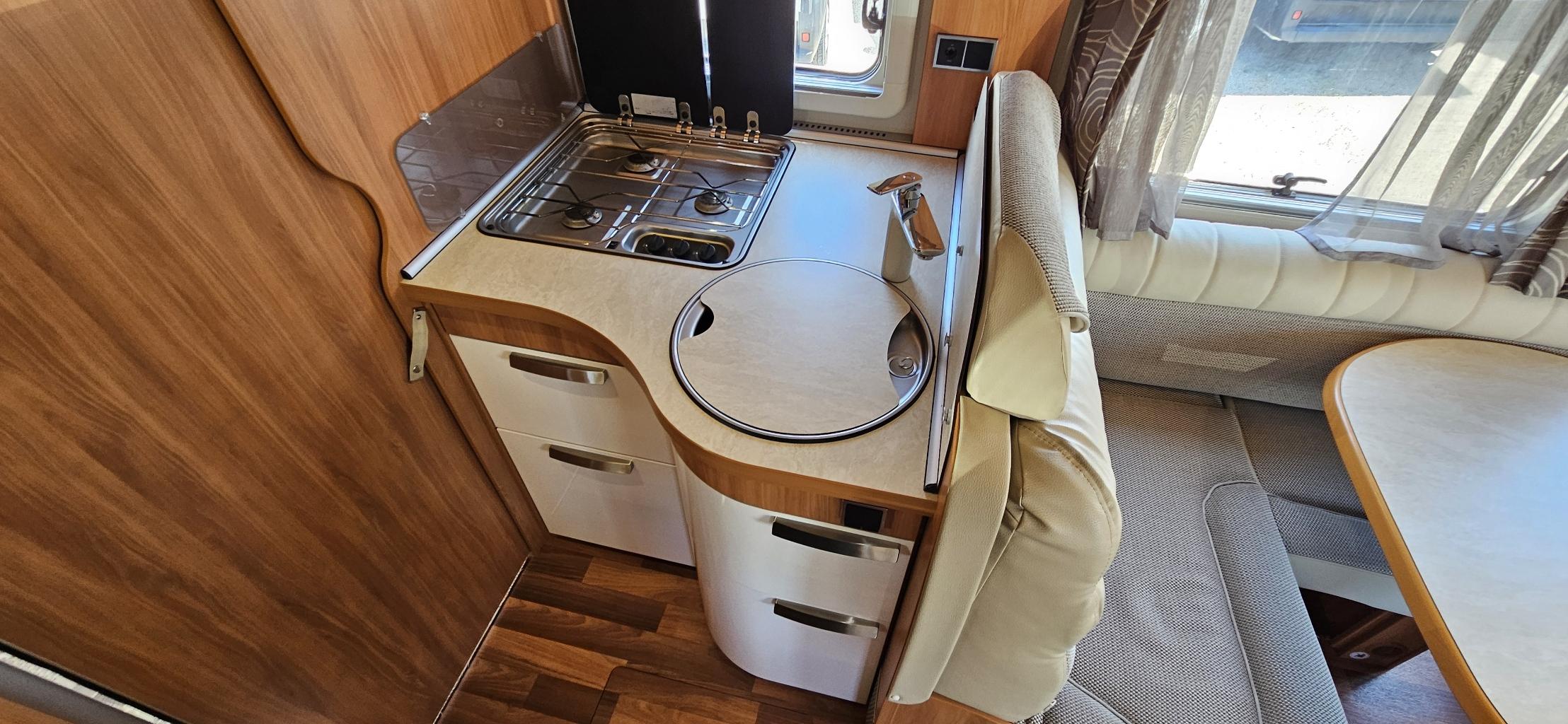  - 16 - HYMER B698 