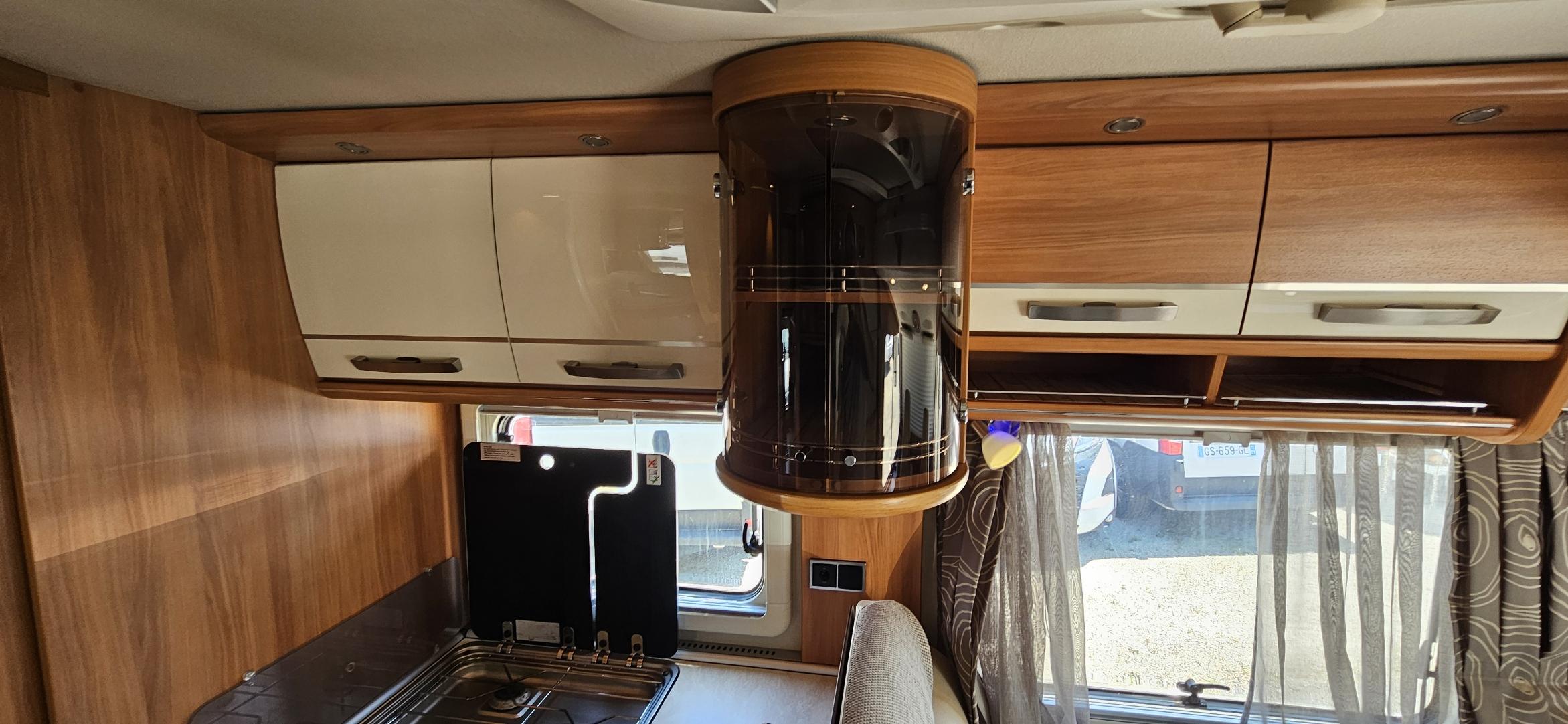  - 17 - HYMER B698 
