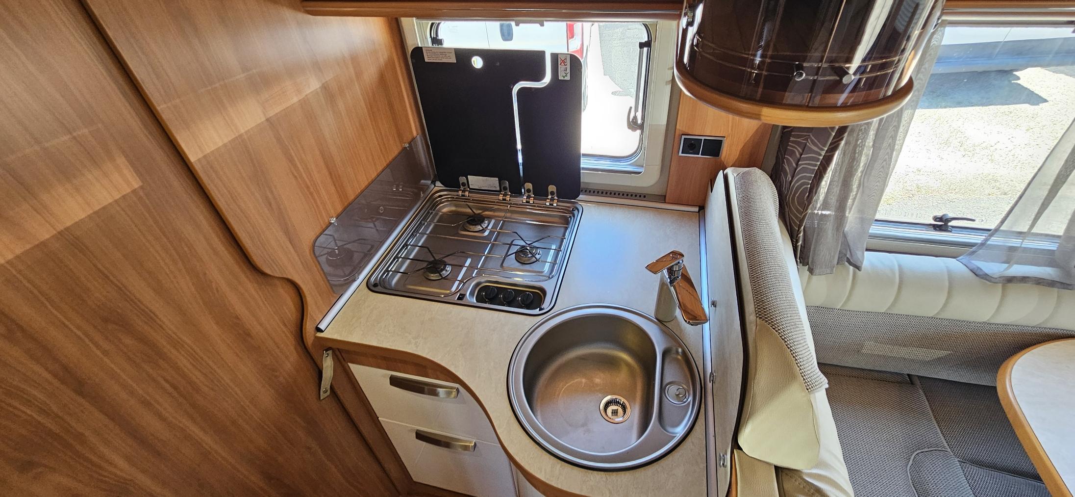  - 18 - HYMER B698 