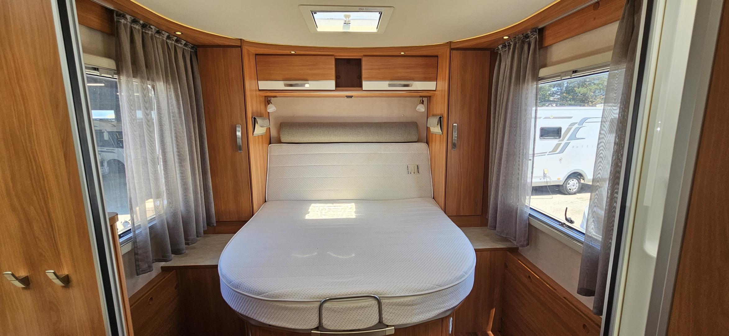  - 20 - HYMER B698 