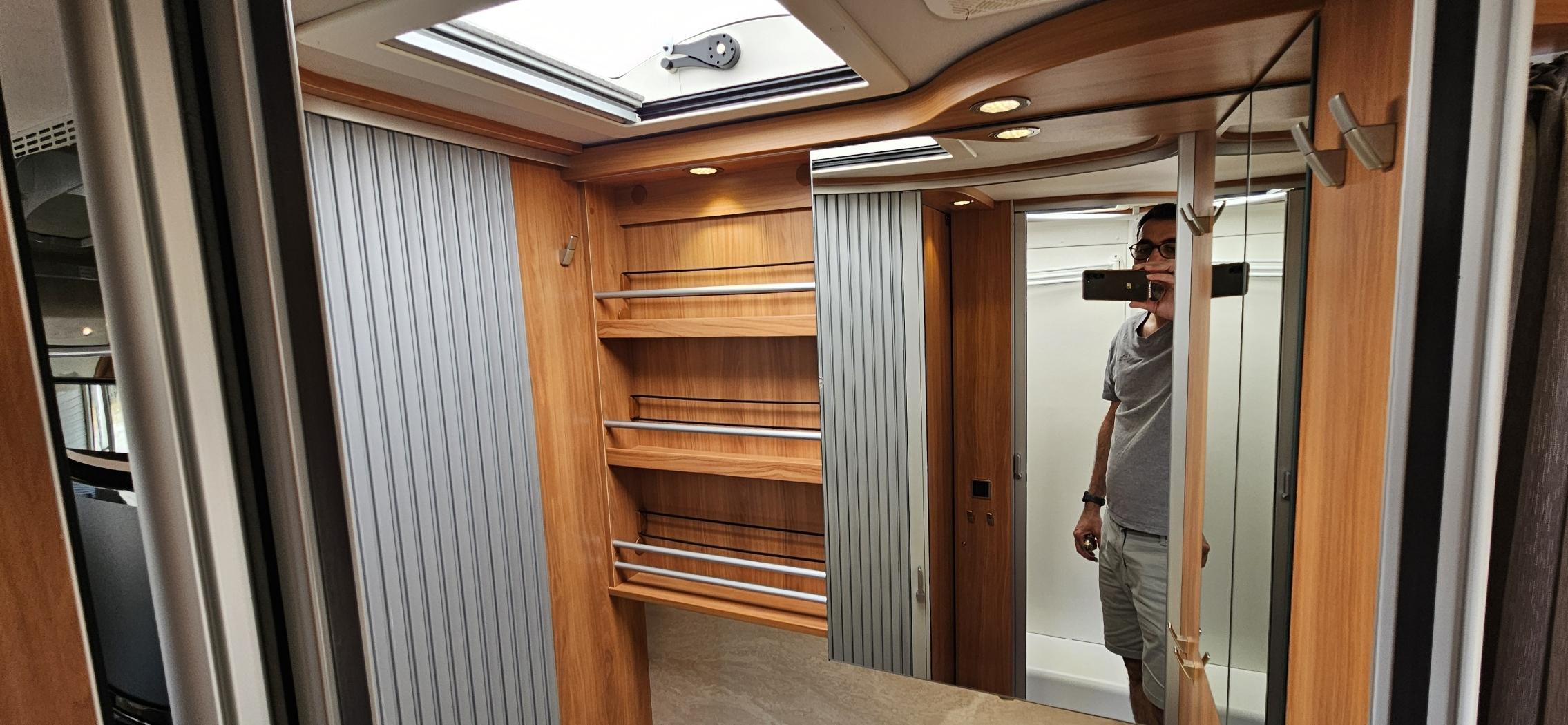  - 22 - HYMER B698 