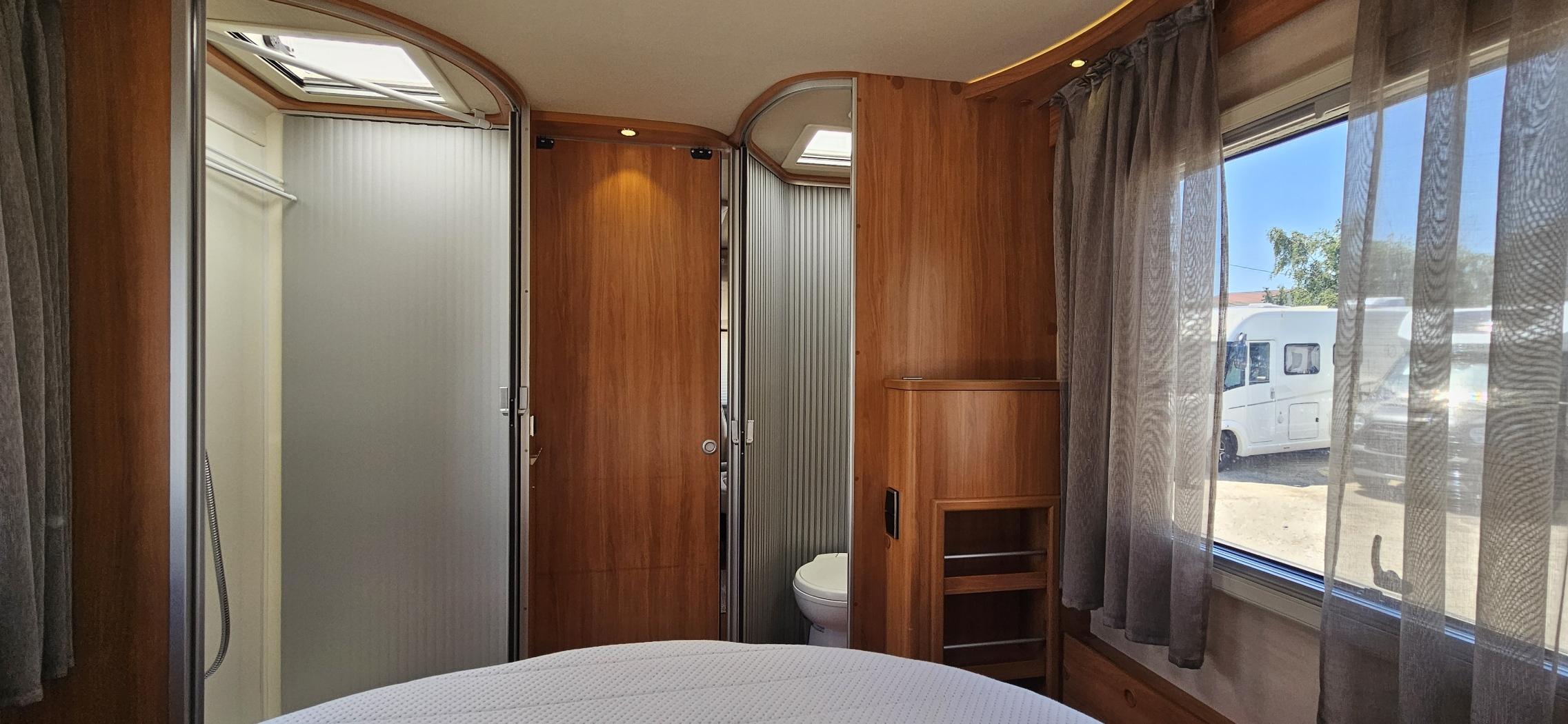  - 26 - HYMER B698 