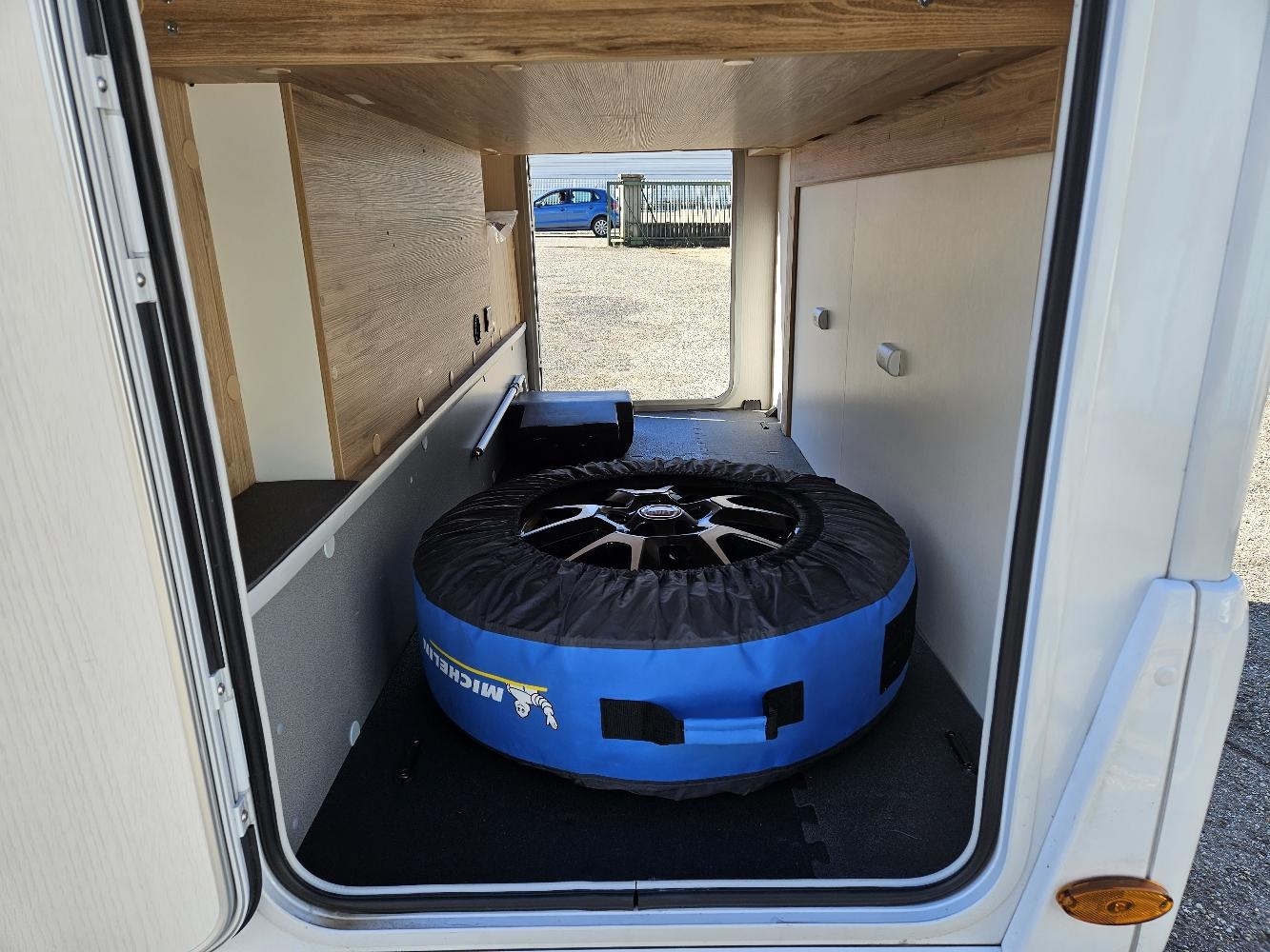  - 4 - BAVARIA T 726 FC NOMADE 