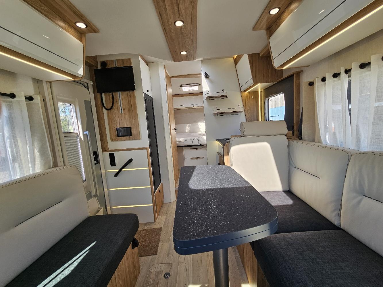  - 7 - BAVARIA T 726 FC NOMADE 