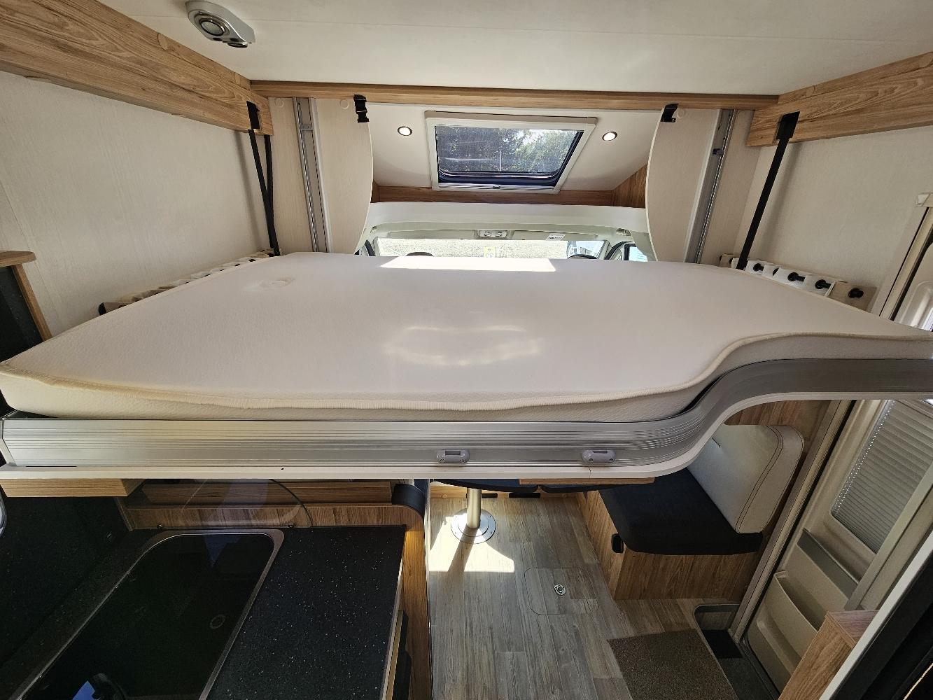  - 10 - BAVARIA T 726 FC NOMADE 