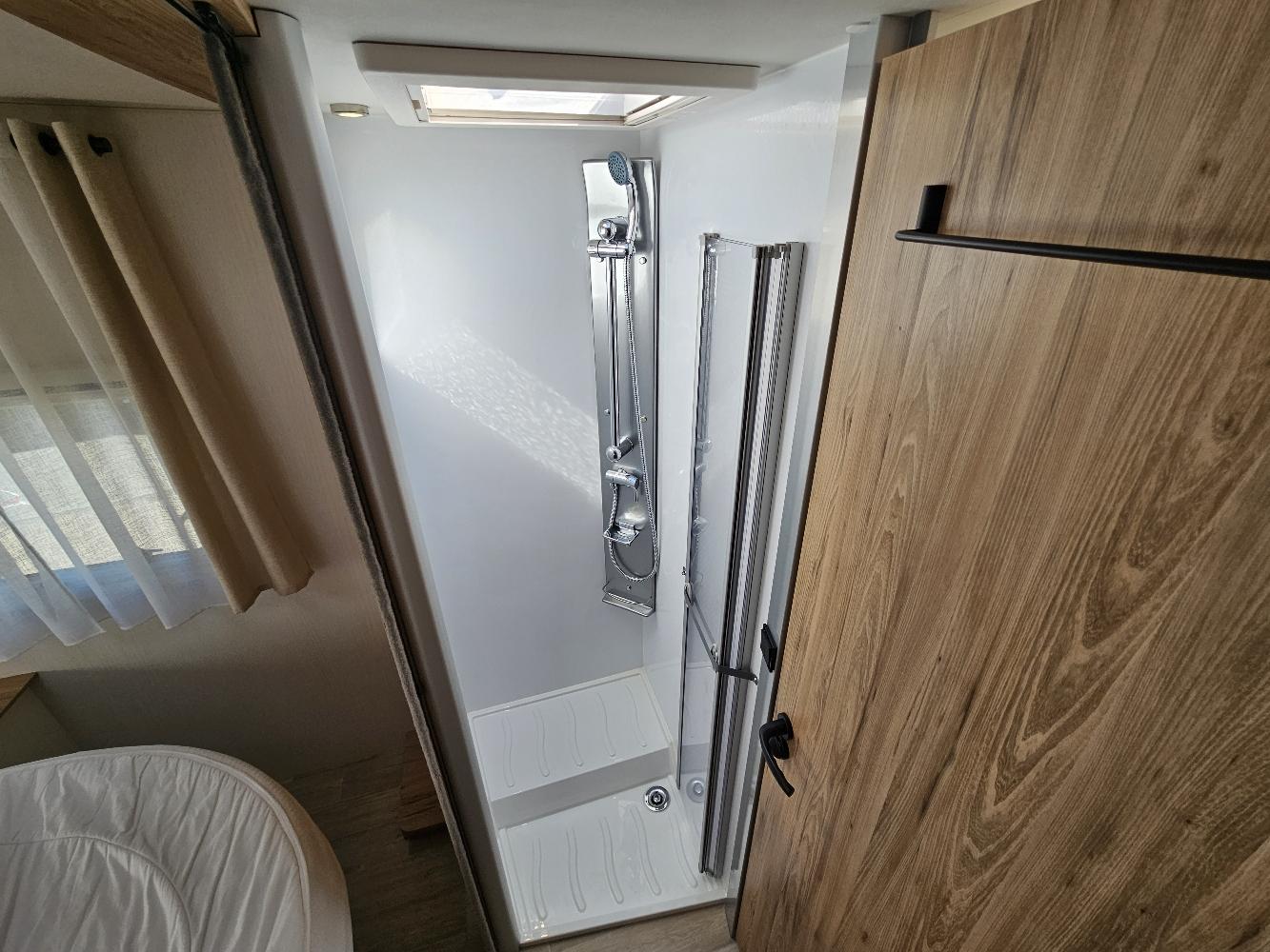  - 13 - BAVARIA T 726 FC NOMADE 