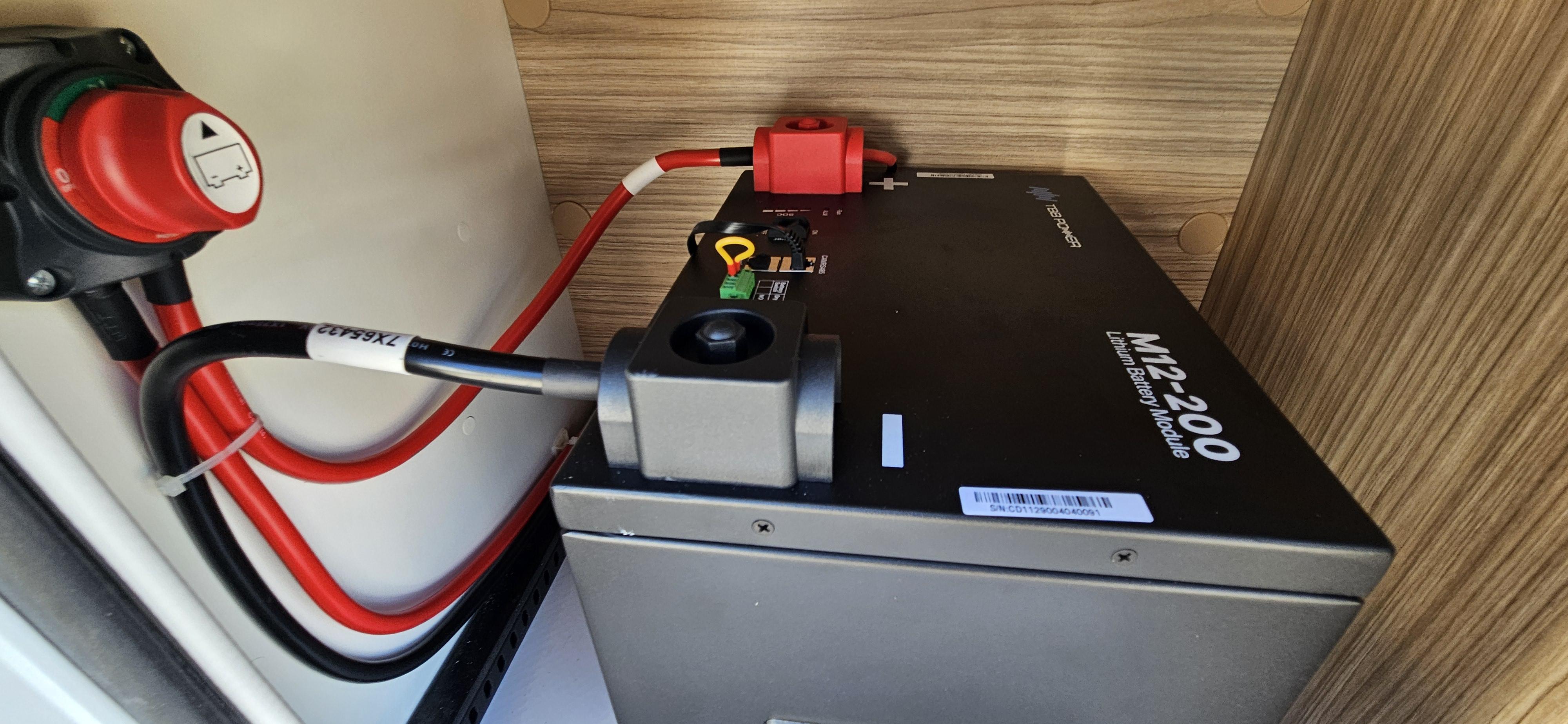  - 6 - BAVARIA I 740 FGJ NOMADE 