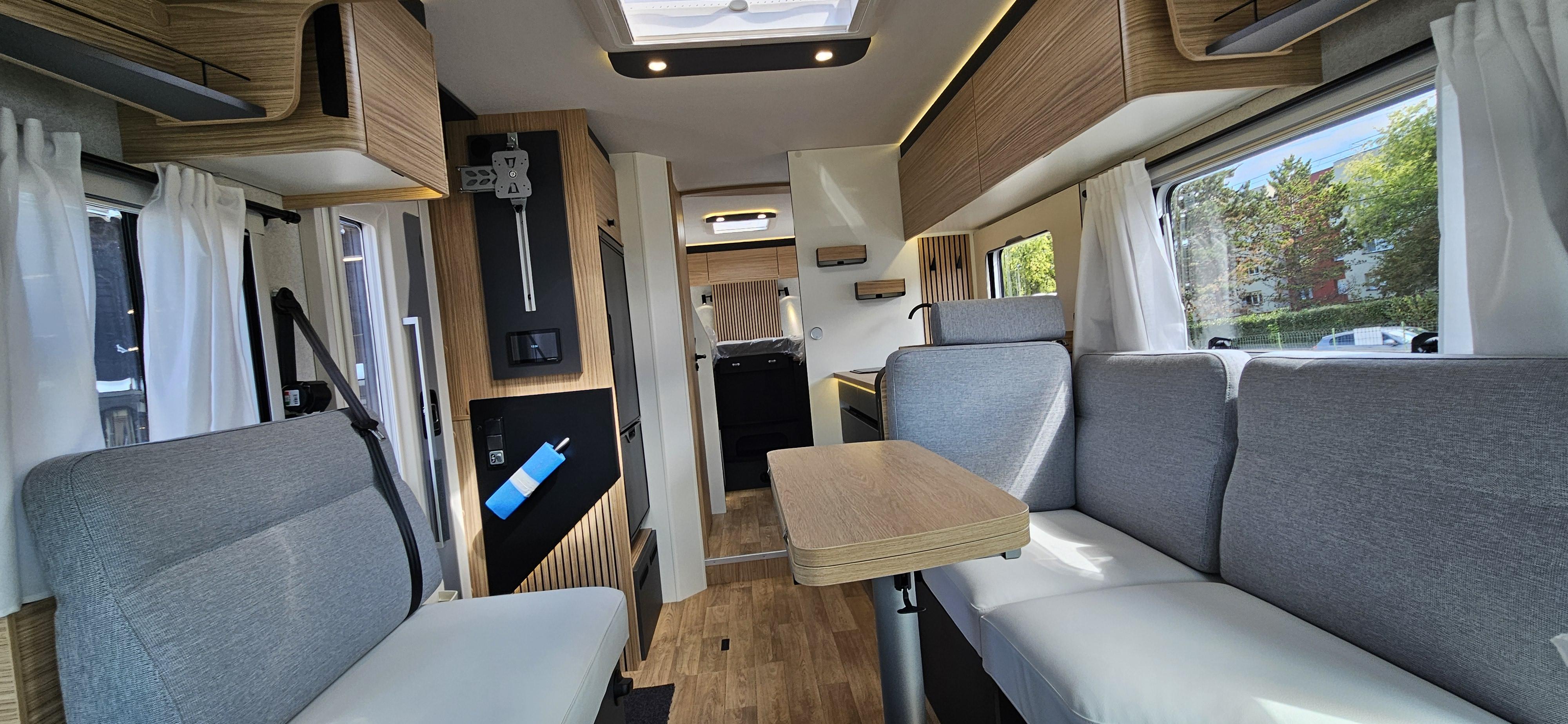  - 15 - BAVARIA I 740 FGJ NOMADE 