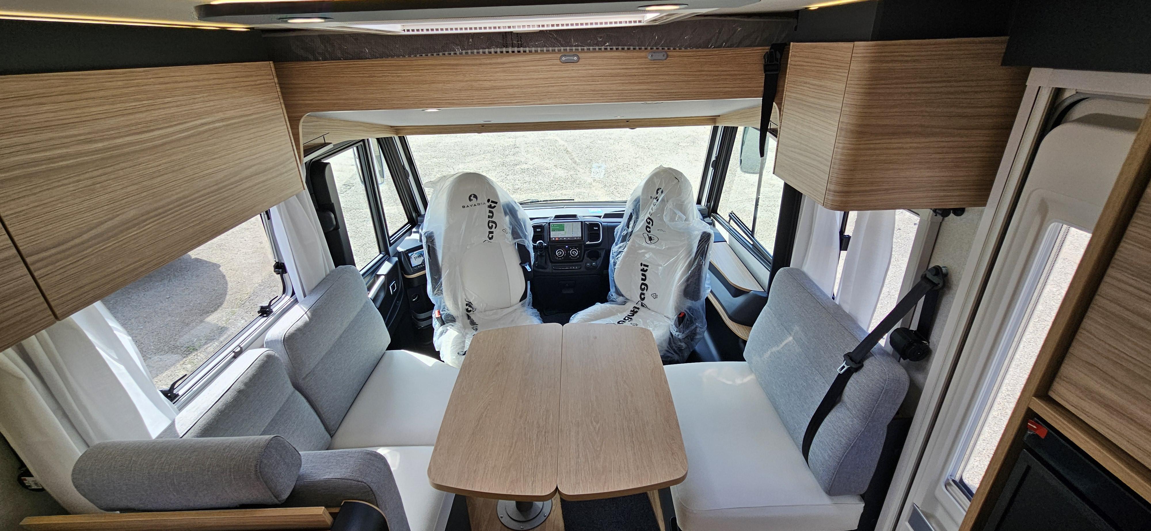  - 16 - BAVARIA I 740 FGJ NOMADE 