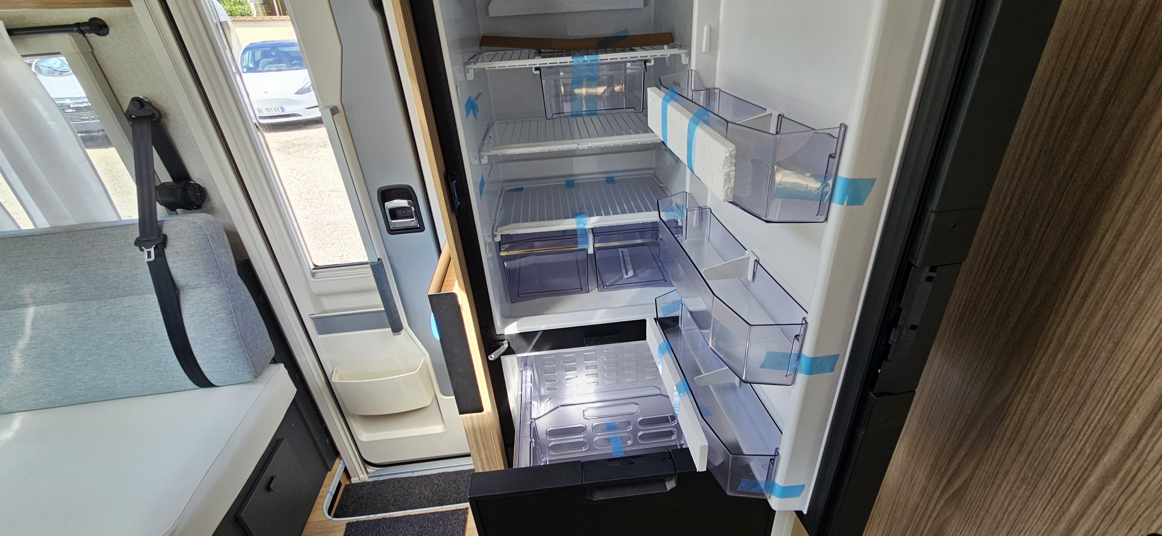 - 19 - BAVARIA I 740 FGJ NOMADE 