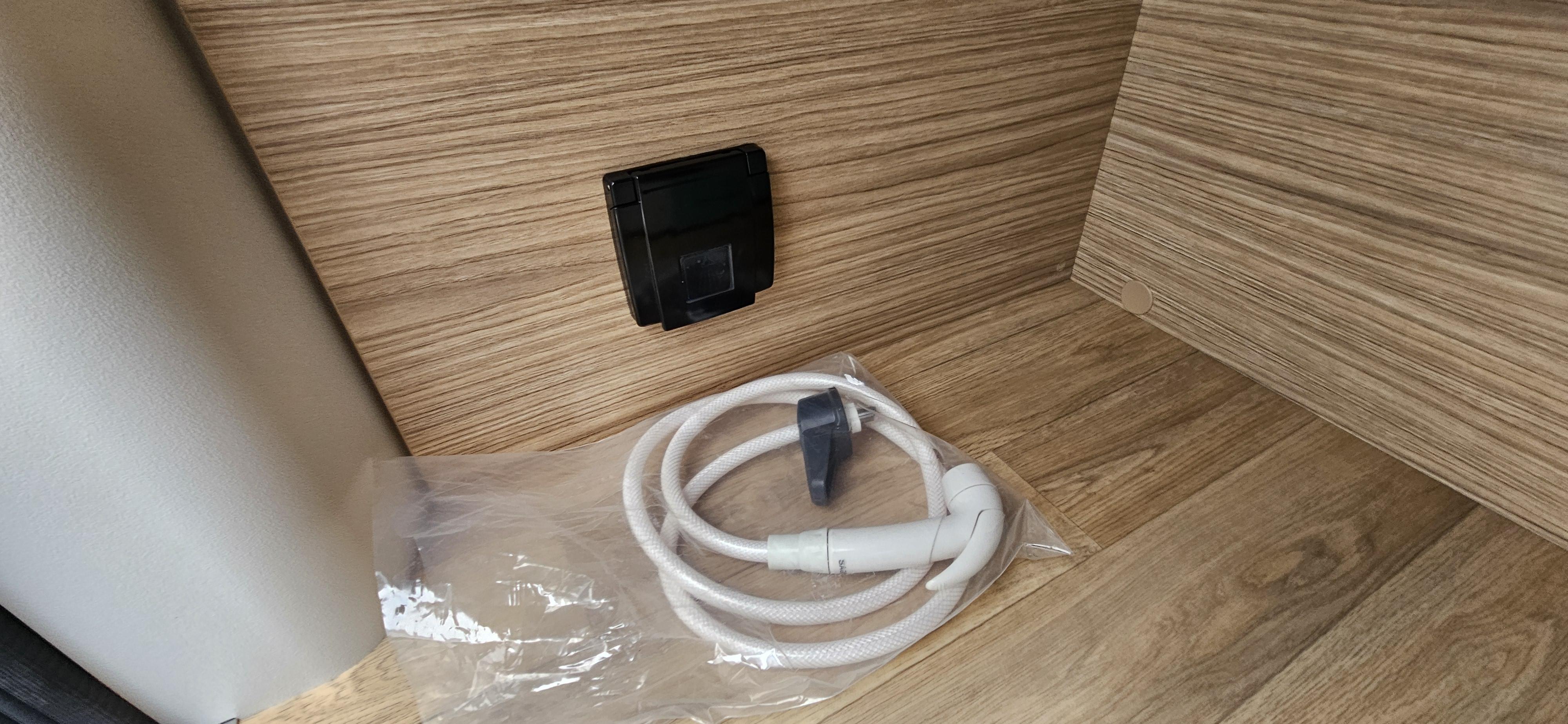  - 7 - BAVARIA K630J NOMADE 