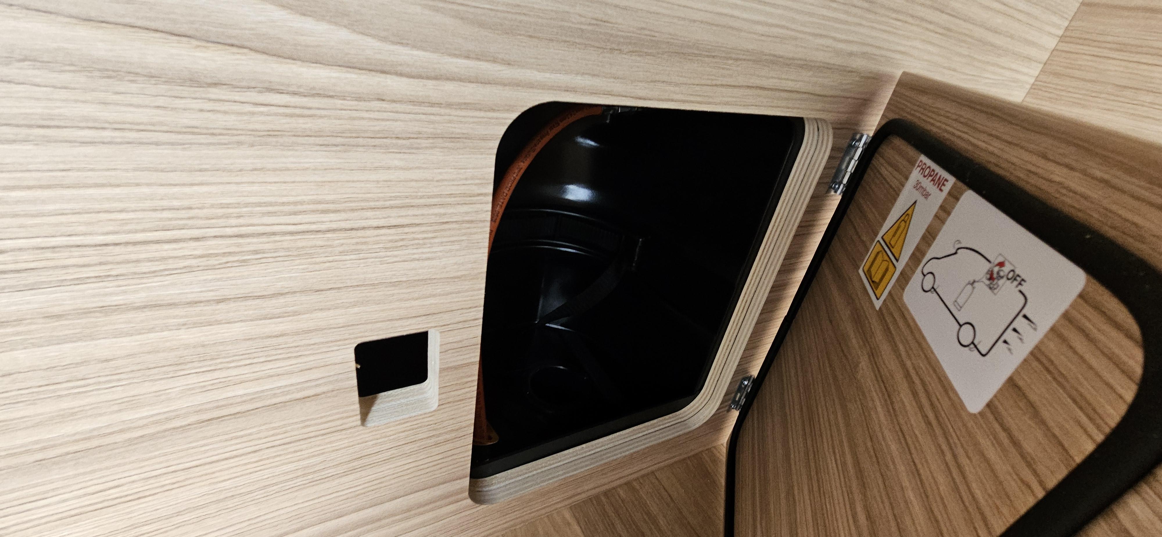  - 8 - BAVARIA K630J NOMADE 