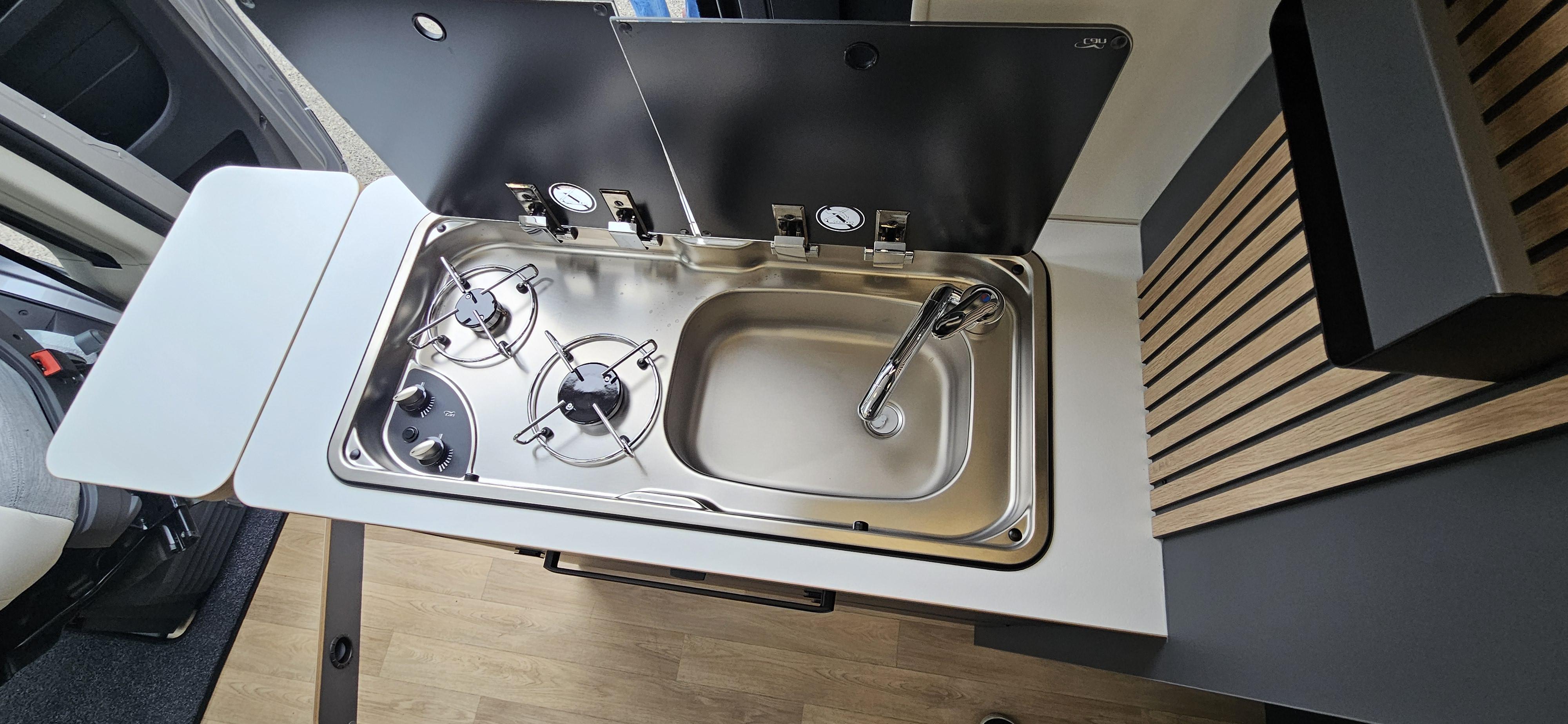  - 33 - BAVARIA K630J NOMADE 