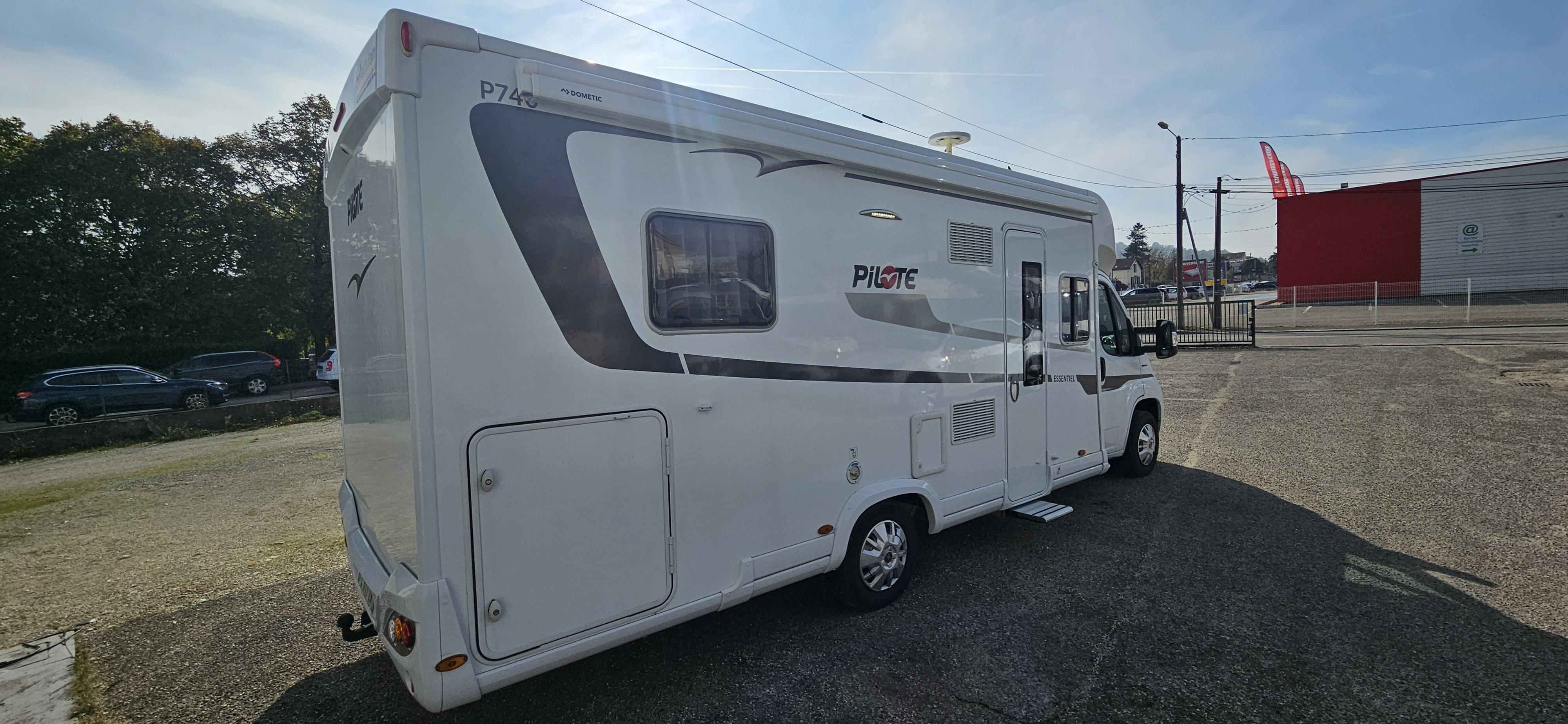  - 3 - PILOTE P 746 FC ESSENTIEL 