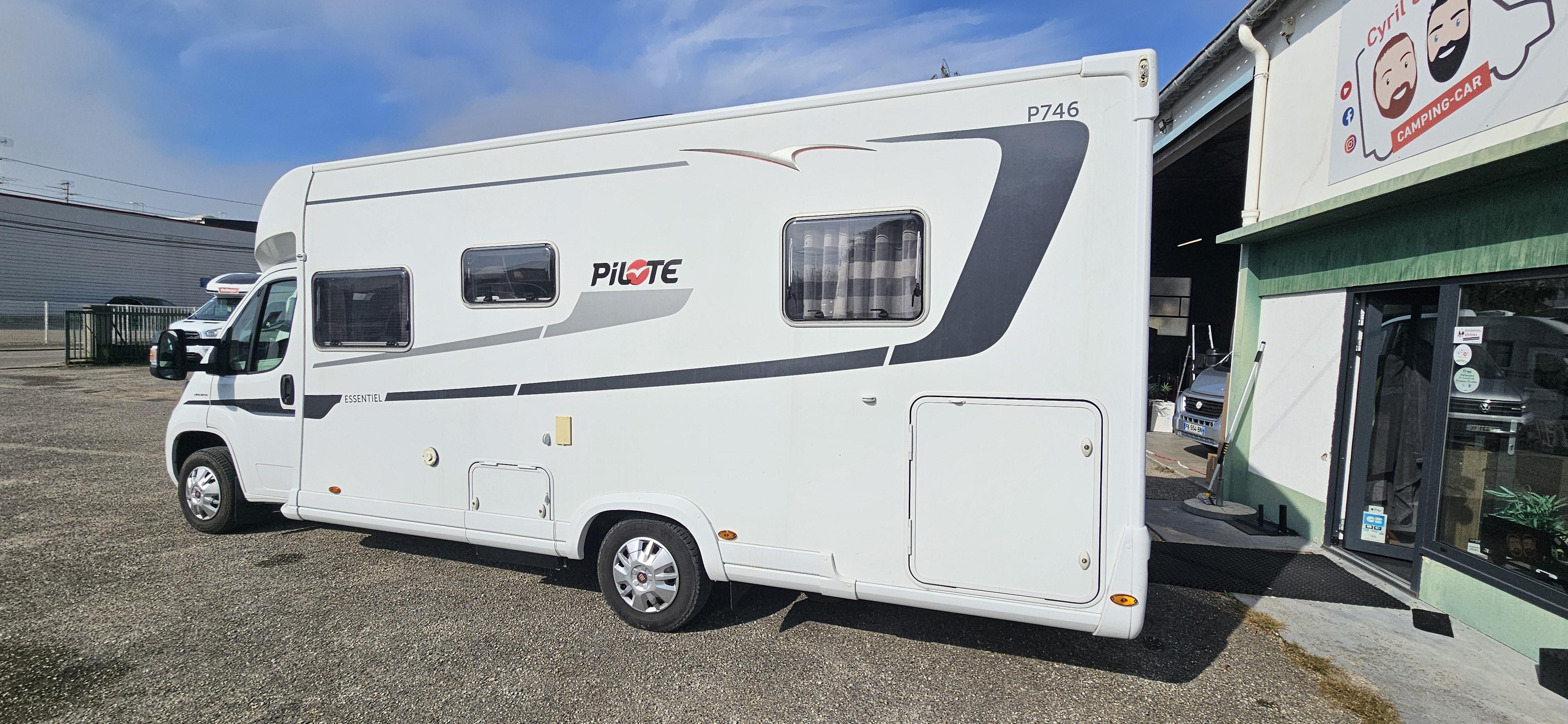  - 5 - PILOTE P 746 FC ESSENTIEL 