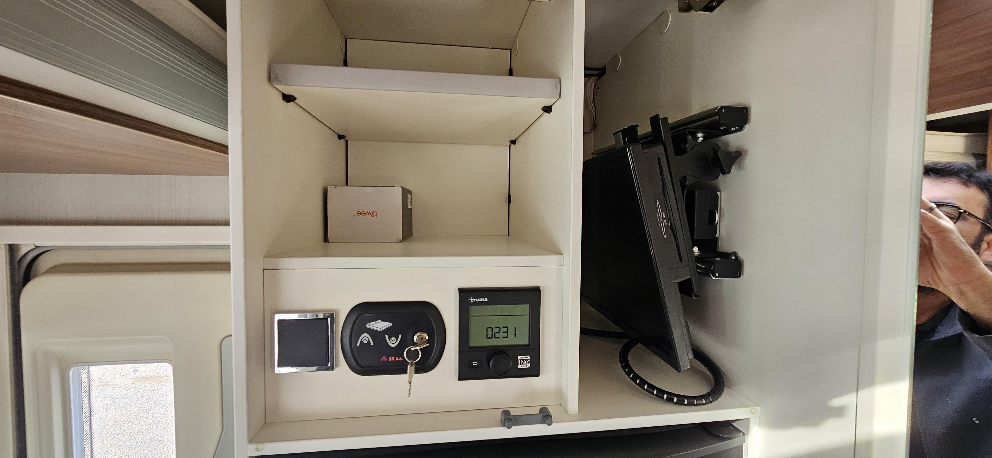  - 22 - PILOTE P 746 FC ESSENTIEL 