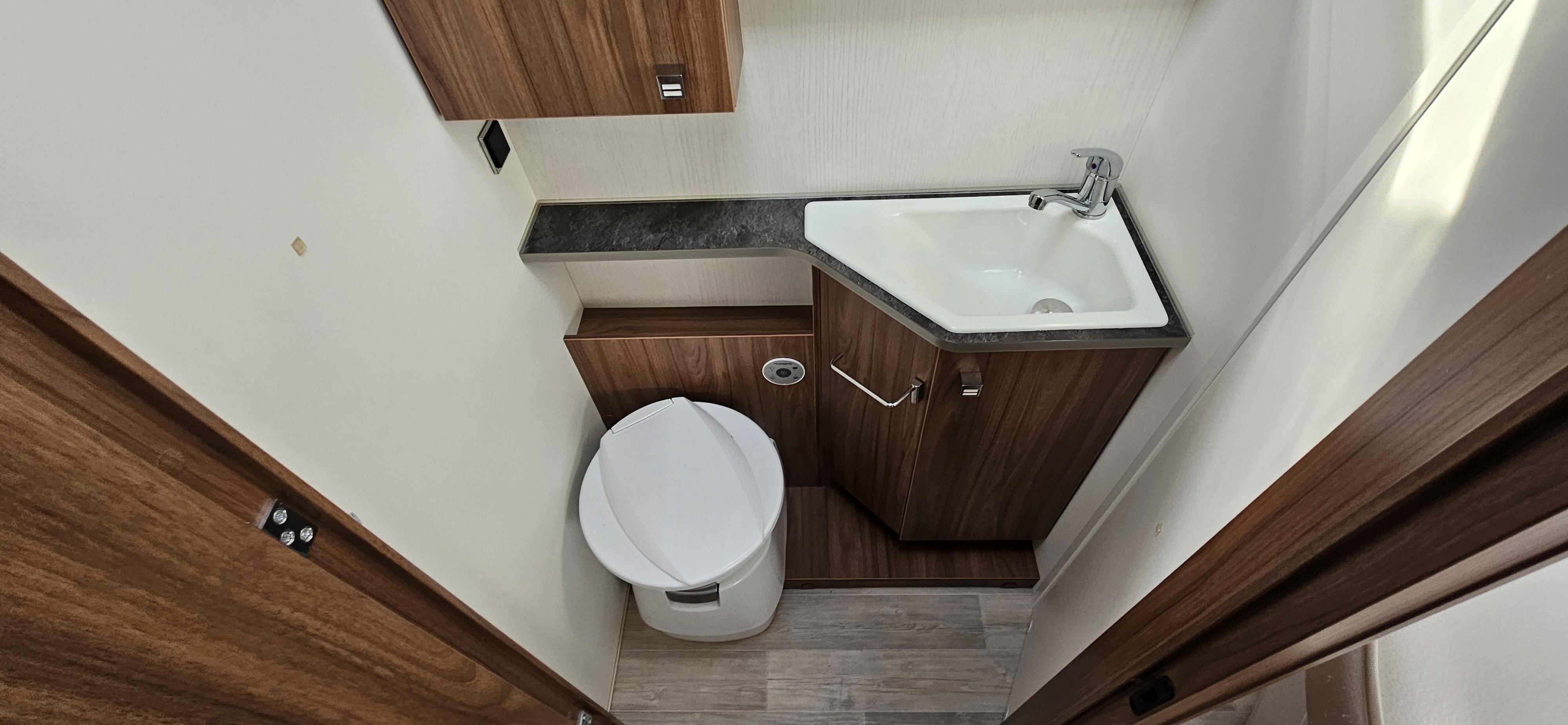  - 27 - PILOTE P 746 FC ESSENTIEL 