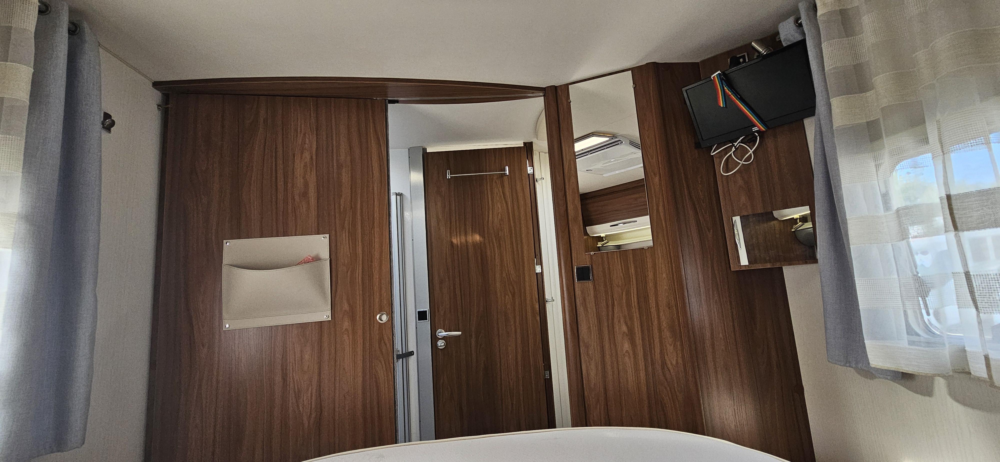  - 35 - PILOTE P 746 FC ESSENTIEL 