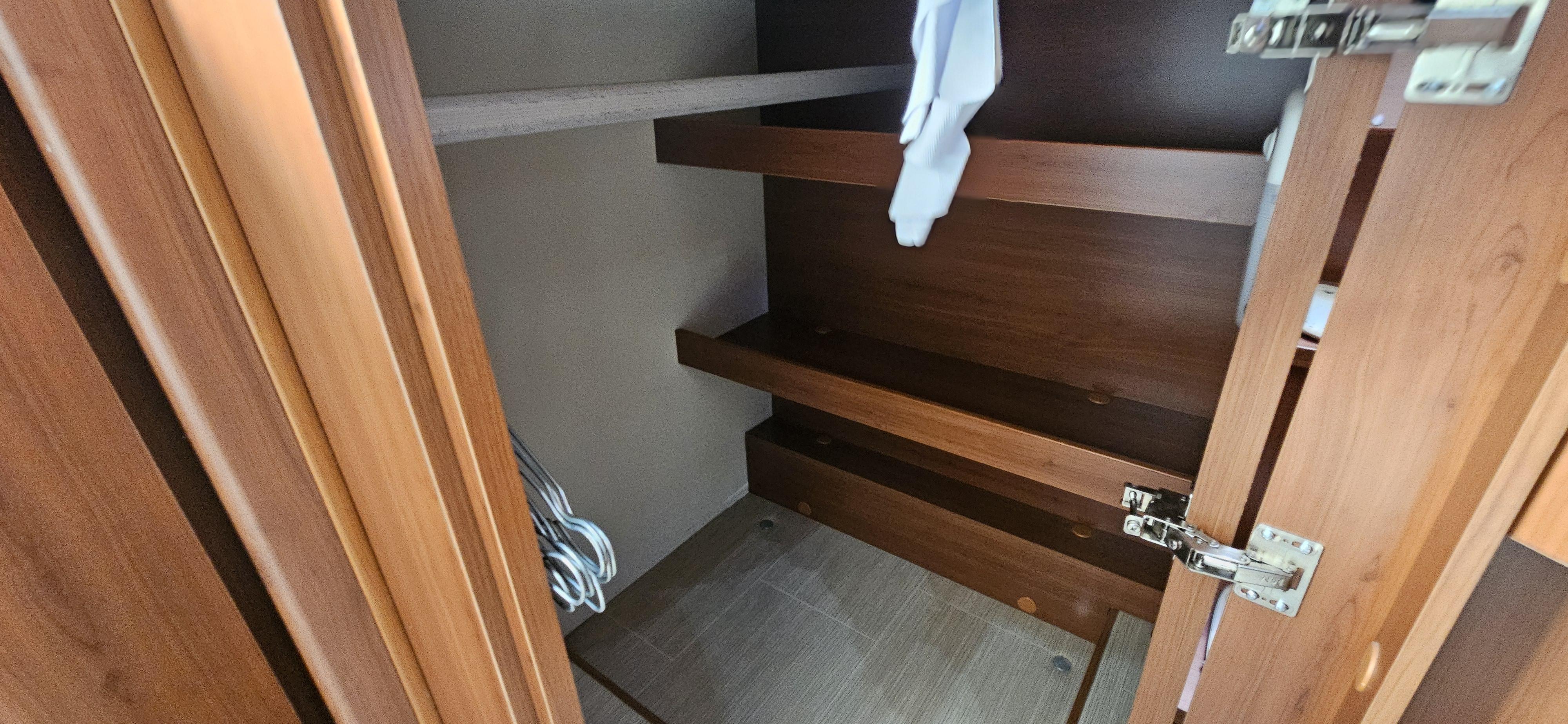  - 2 - MOBILVETTA KYACHT 85 TECHNO LINE 