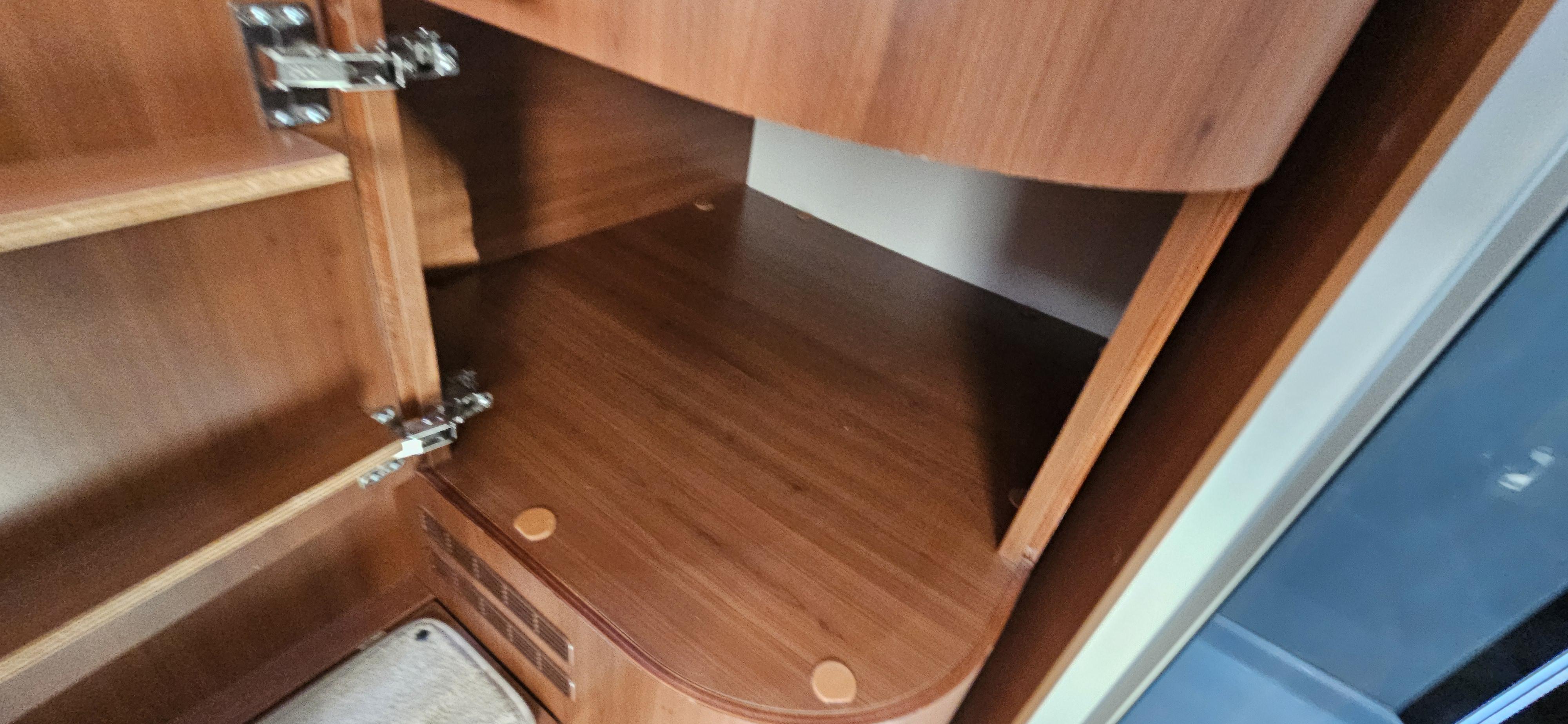  - 4 - MOBILVETTA KYACHT 85 TECHNO LINE 