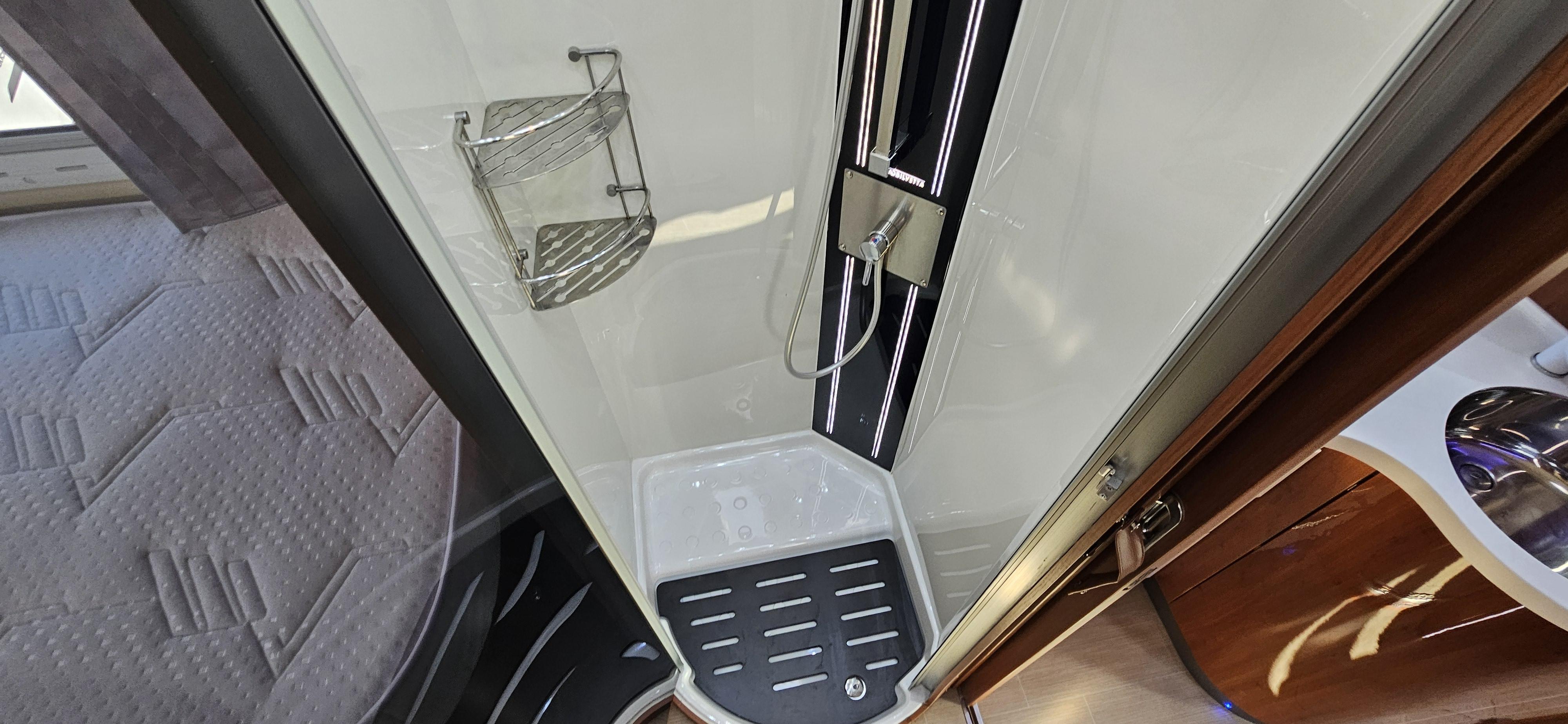  - 7 - MOBILVETTA KYACHT 85 TECHNO LINE 