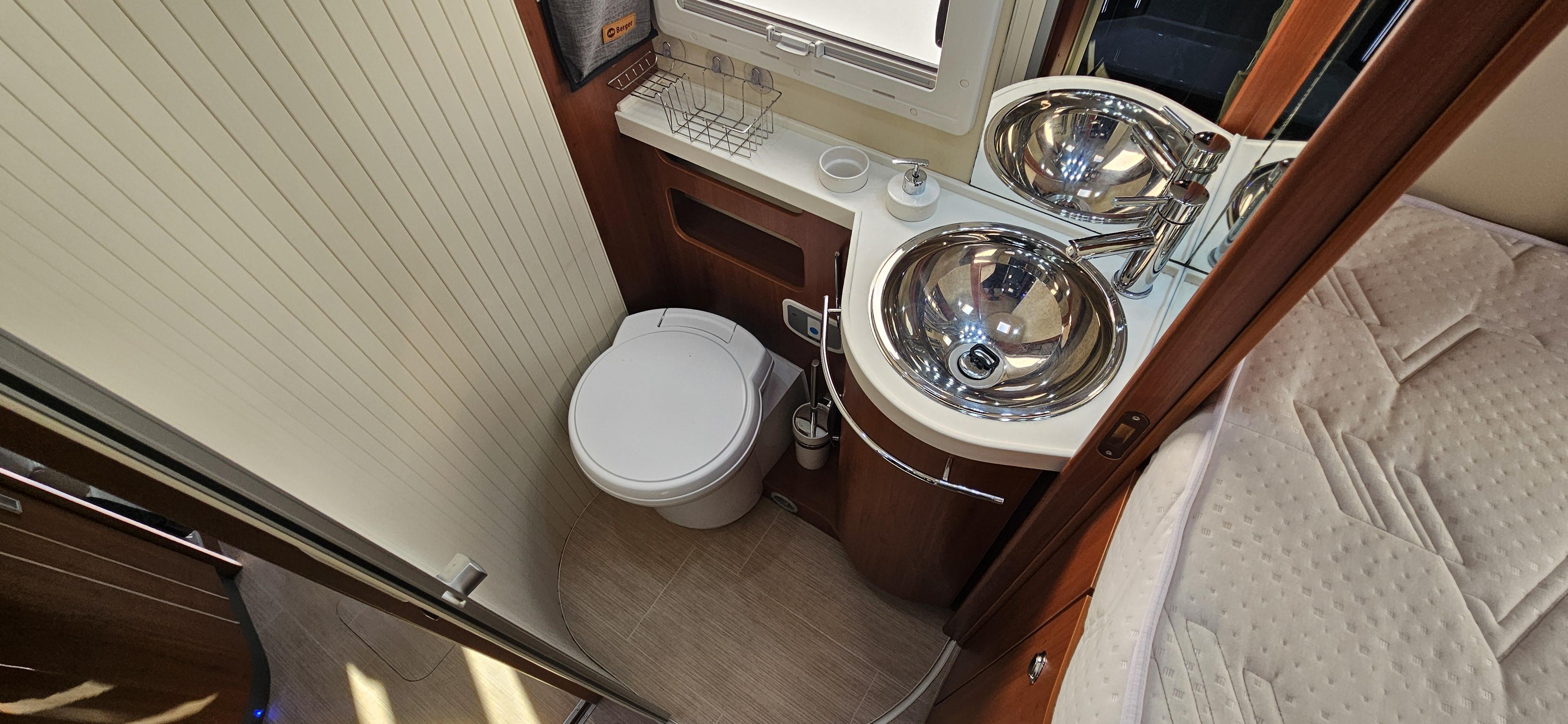  - 9 - MOBILVETTA KYACHT 85 TECHNO LINE 