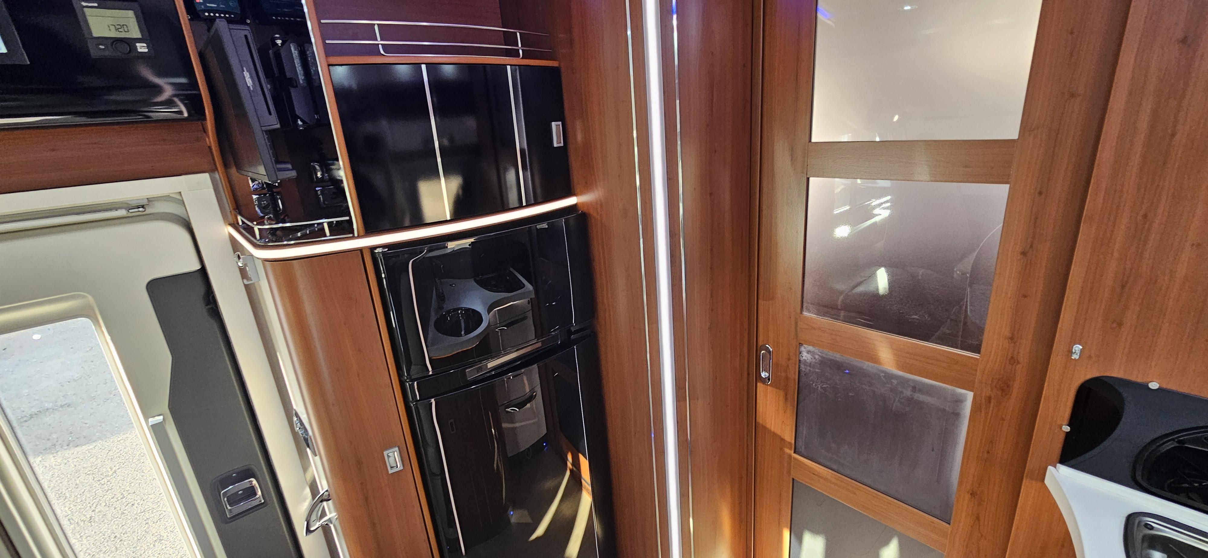  - 13 - MOBILVETTA KYACHT 85 TECHNO LINE 