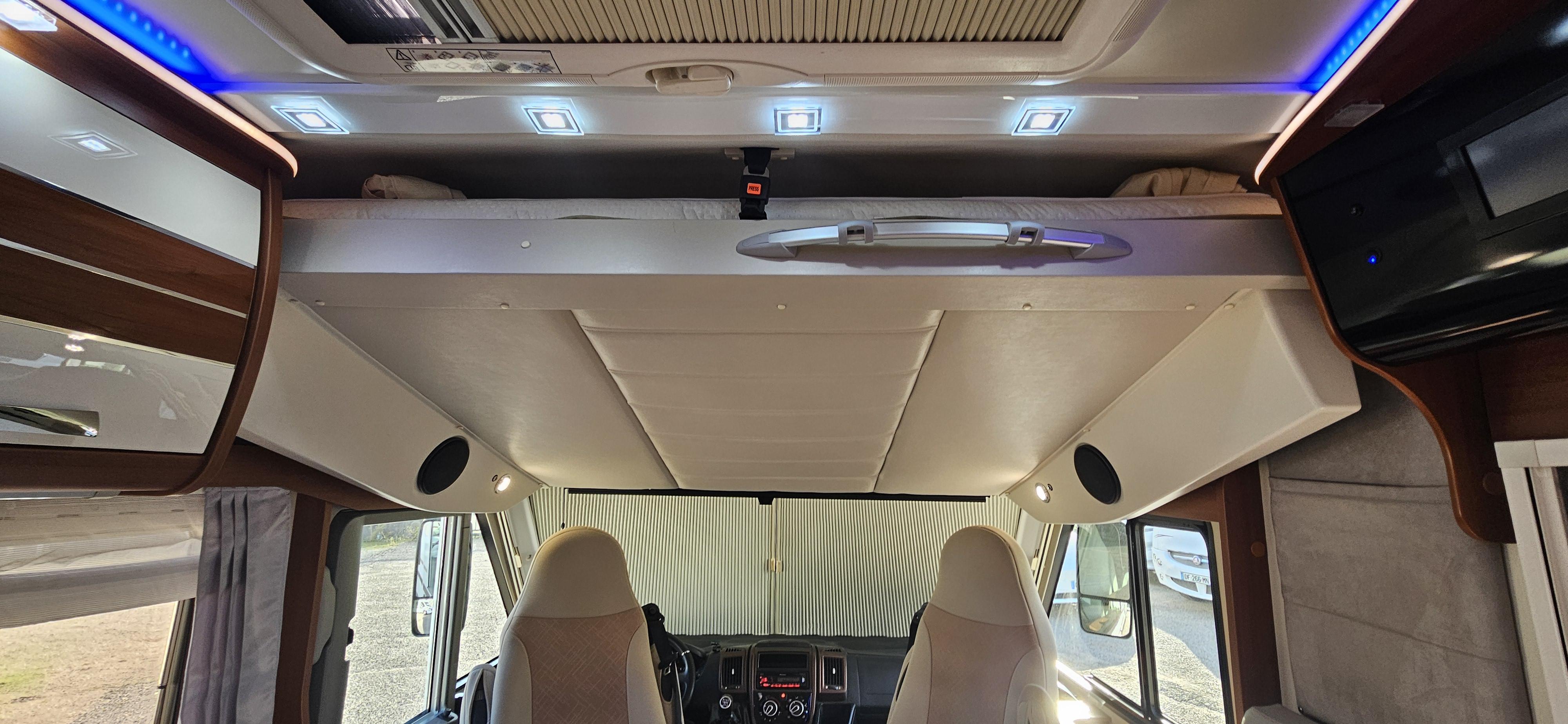  - 18 - MOBILVETTA KYACHT 85 TECHNO LINE 