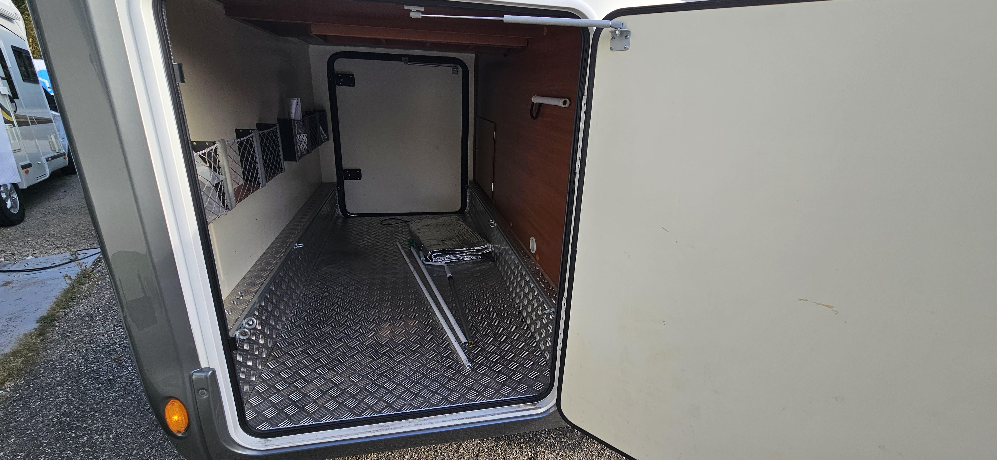  - 29 - MOBILVETTA KYACHT 85 TECHNO LINE 