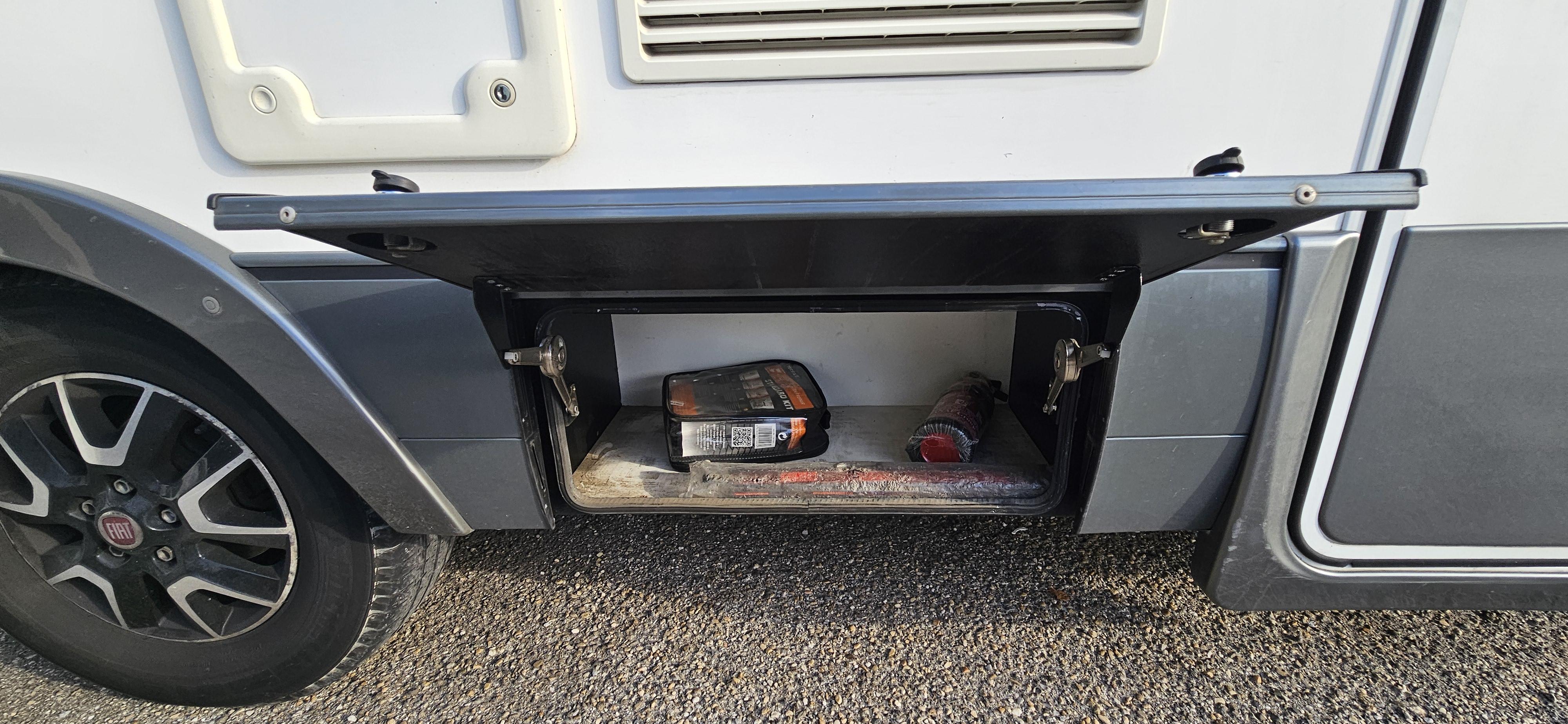  - 30 - MOBILVETTA KYACHT 85 TECHNO LINE 