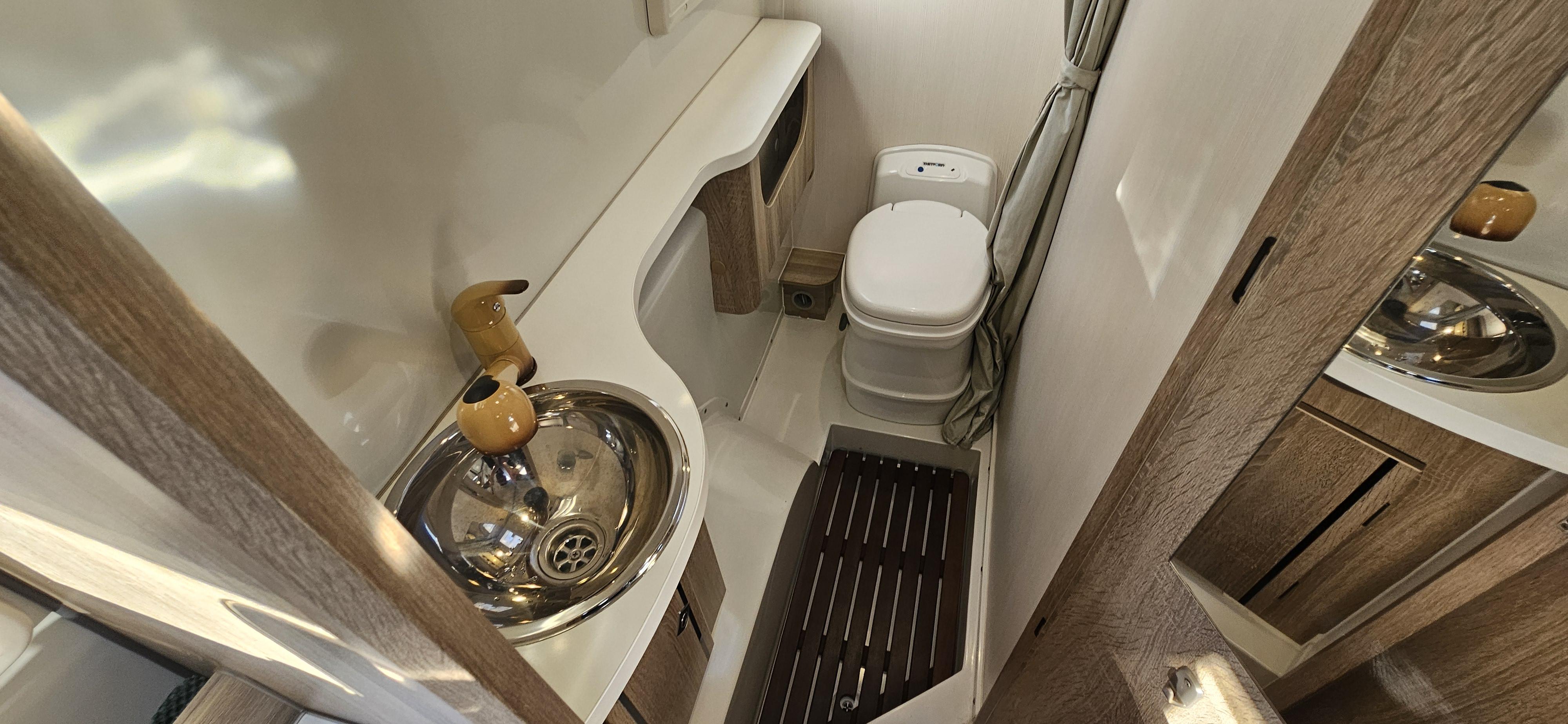  - 5 - FONT VENDOME VAN TURA 