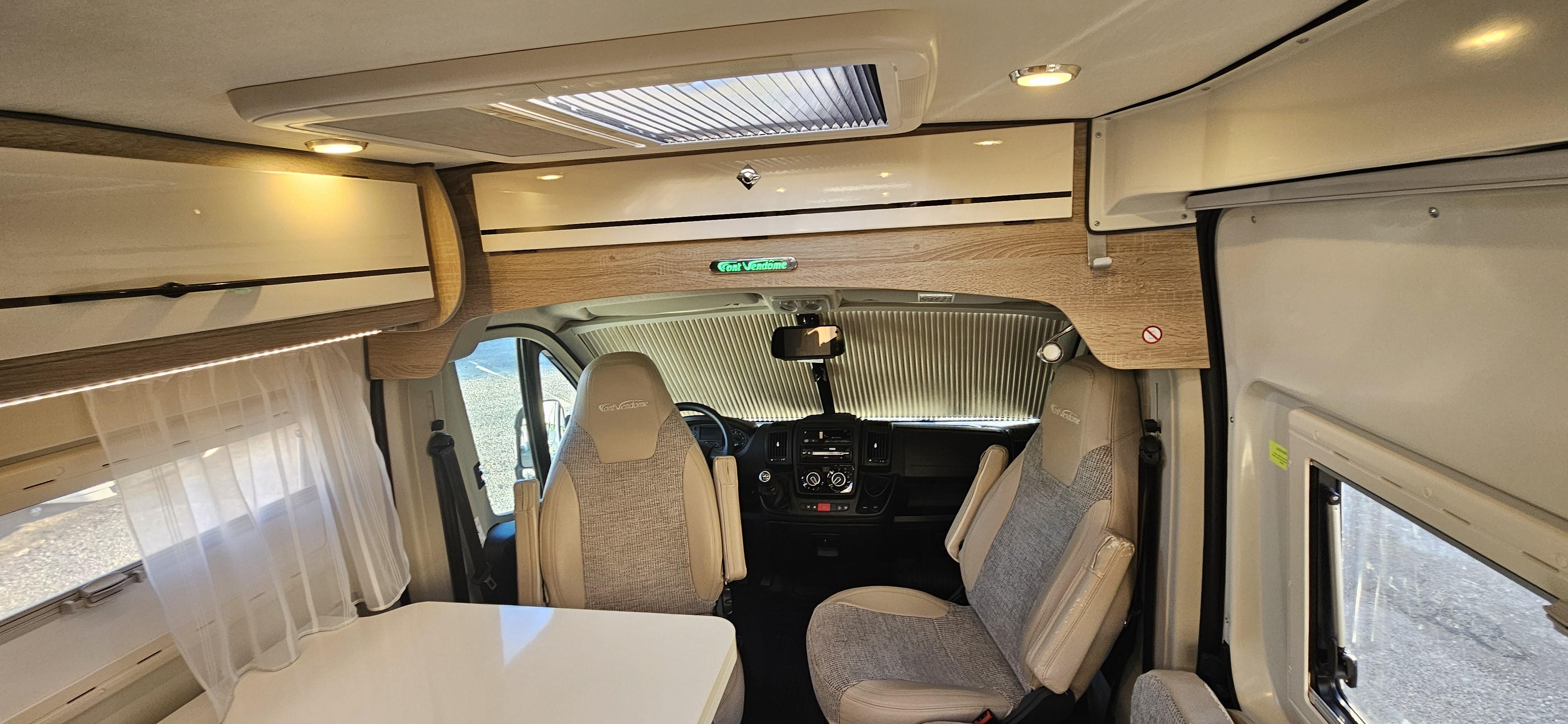  - 9 - FONT VENDOME VAN TURA 