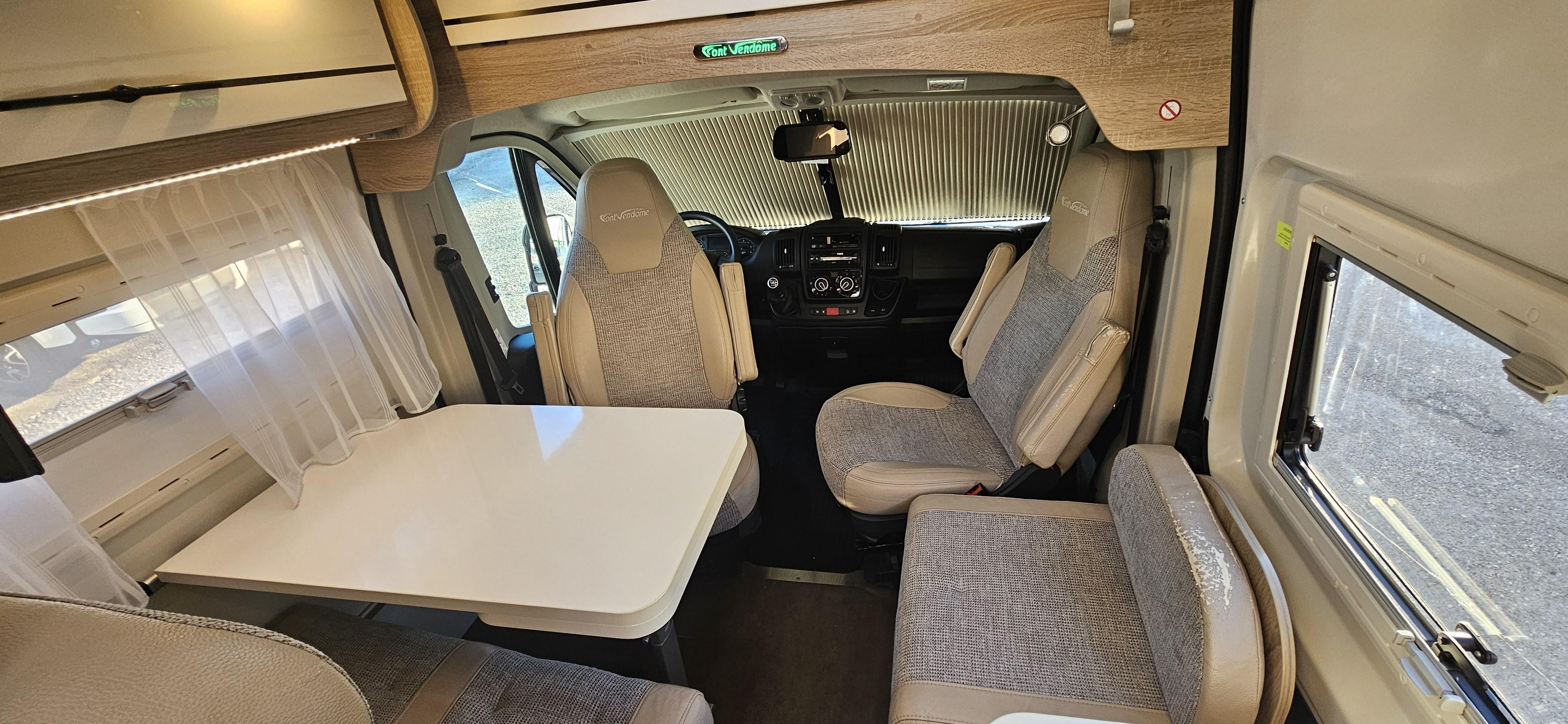  - 10 - FONT VENDOME VAN TURA 