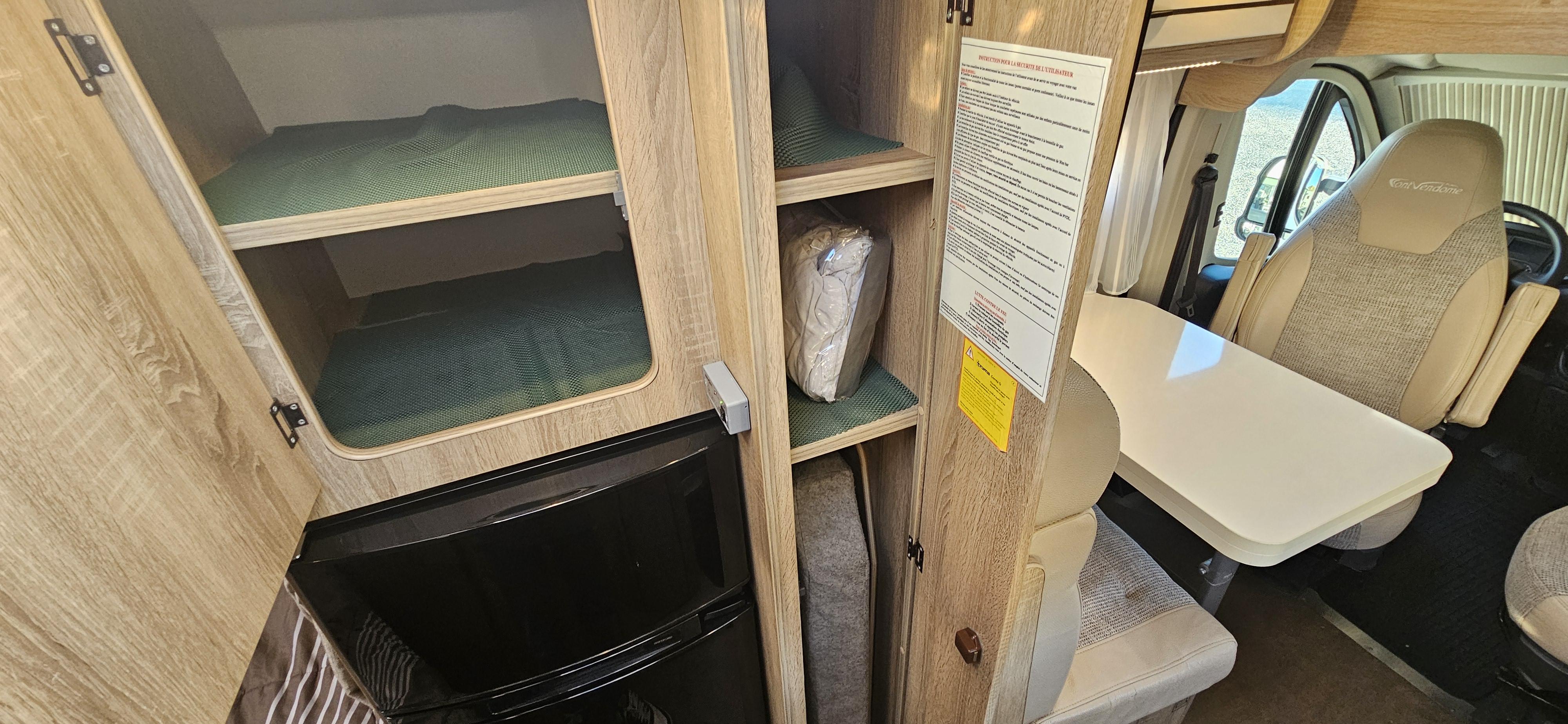  - 11 - FONT VENDOME VAN TURA 