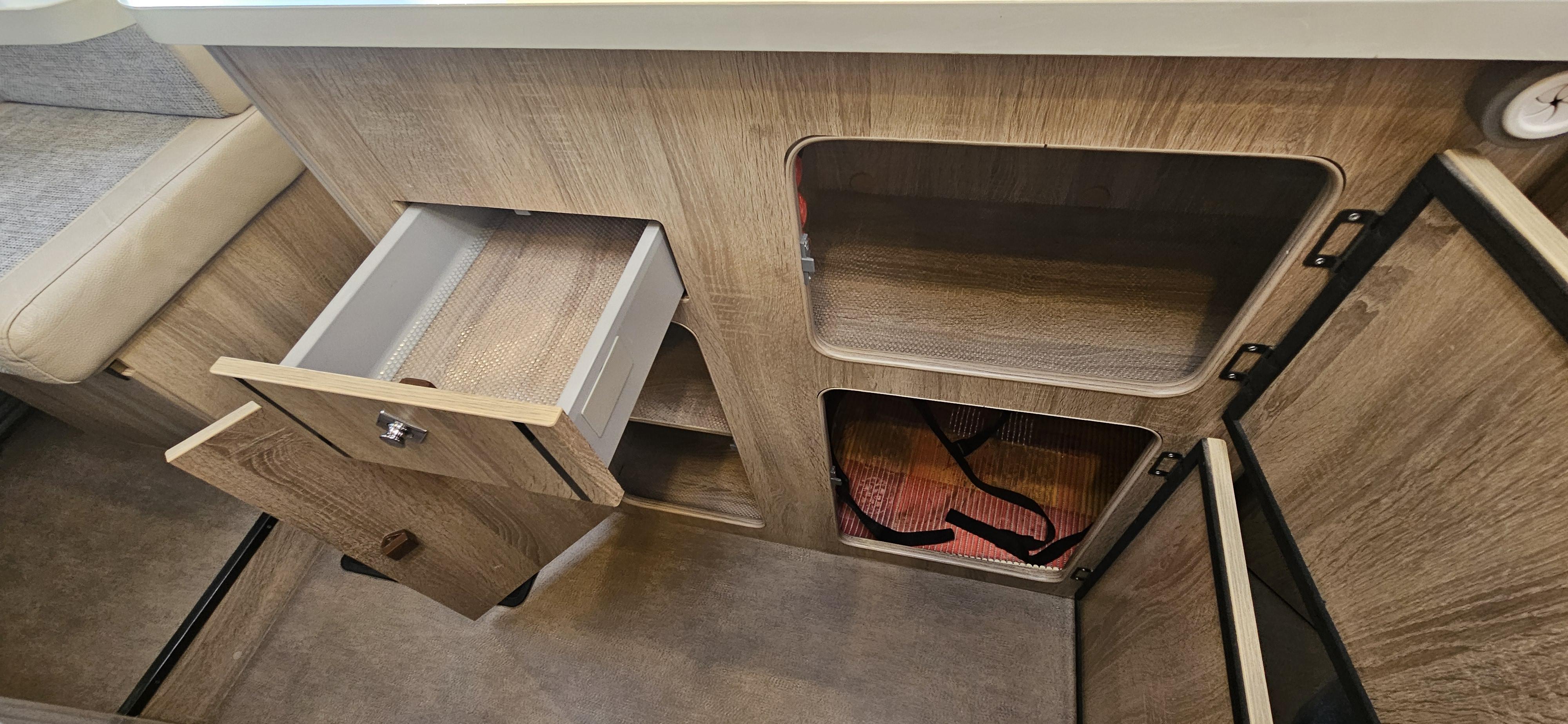  - 15 - FONT VENDOME VAN TURA 